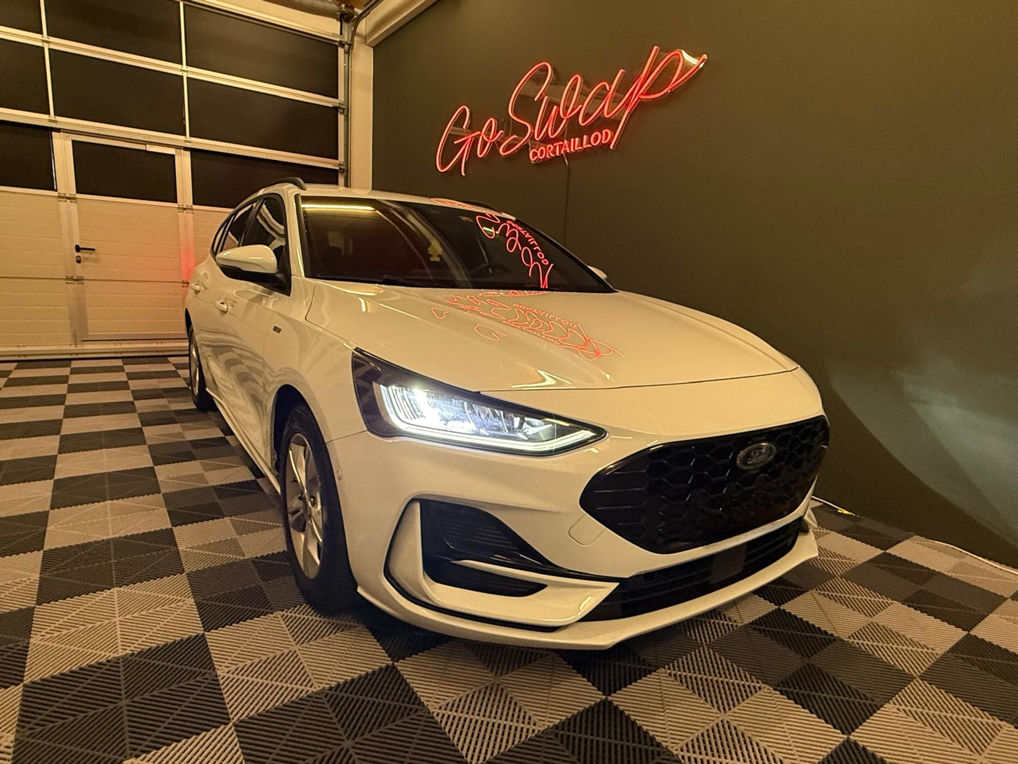 listing desktop thumbnail image 7