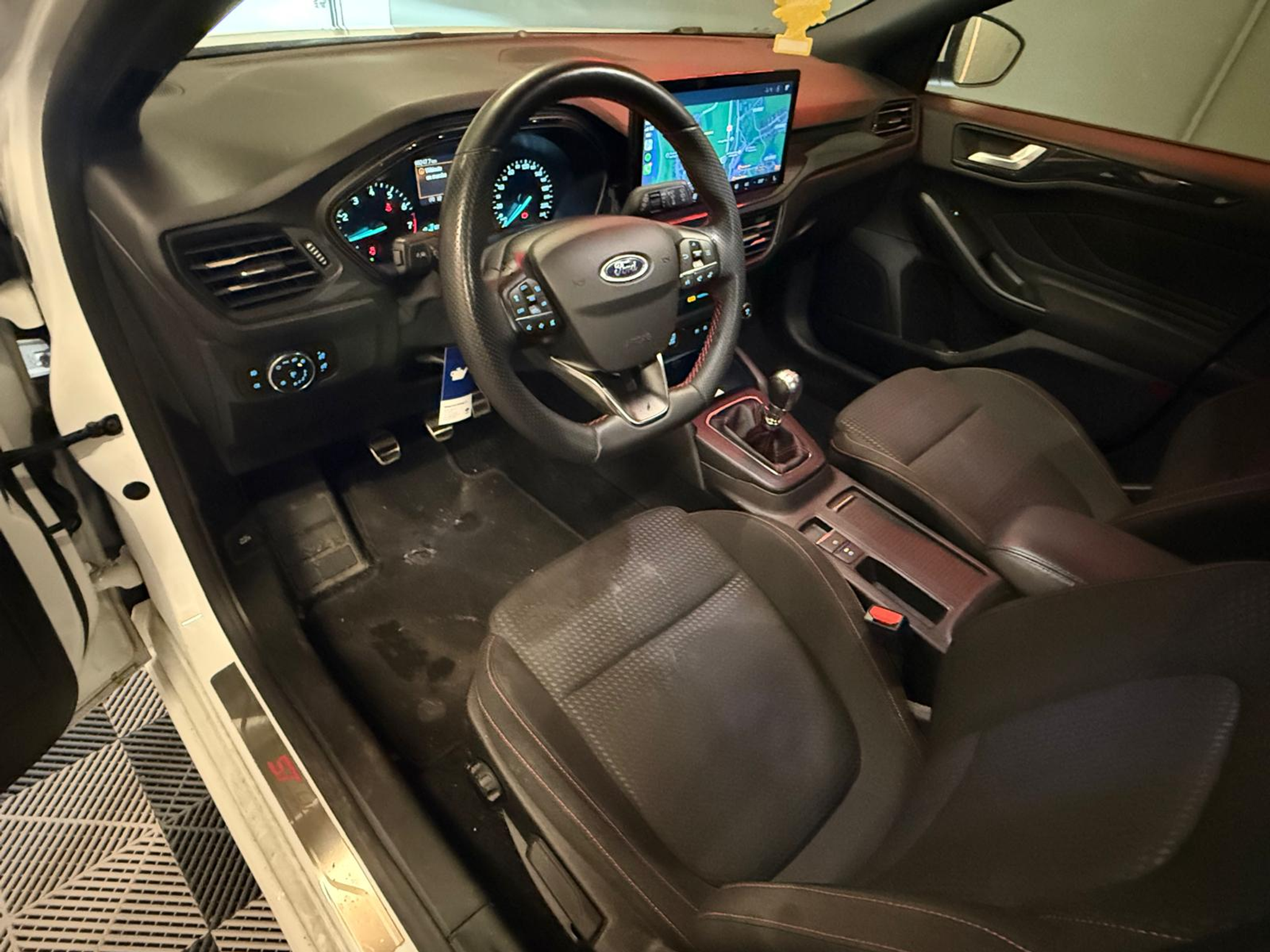 listing desktop thumbnail image 1