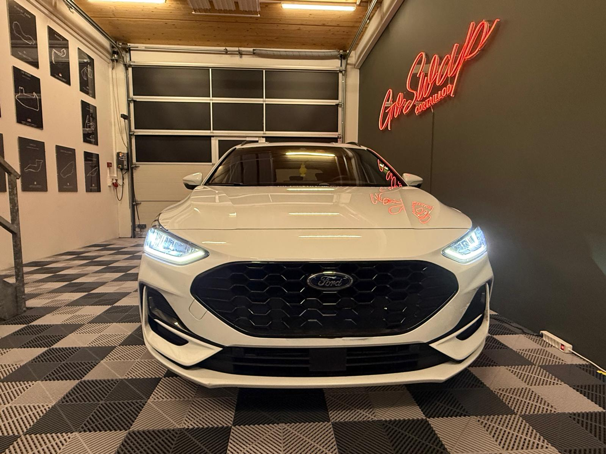 listing desktop thumbnail image 8