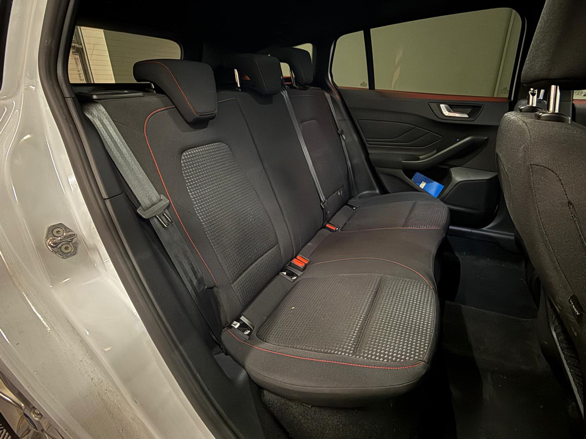 listing desktop thumbnail image 12