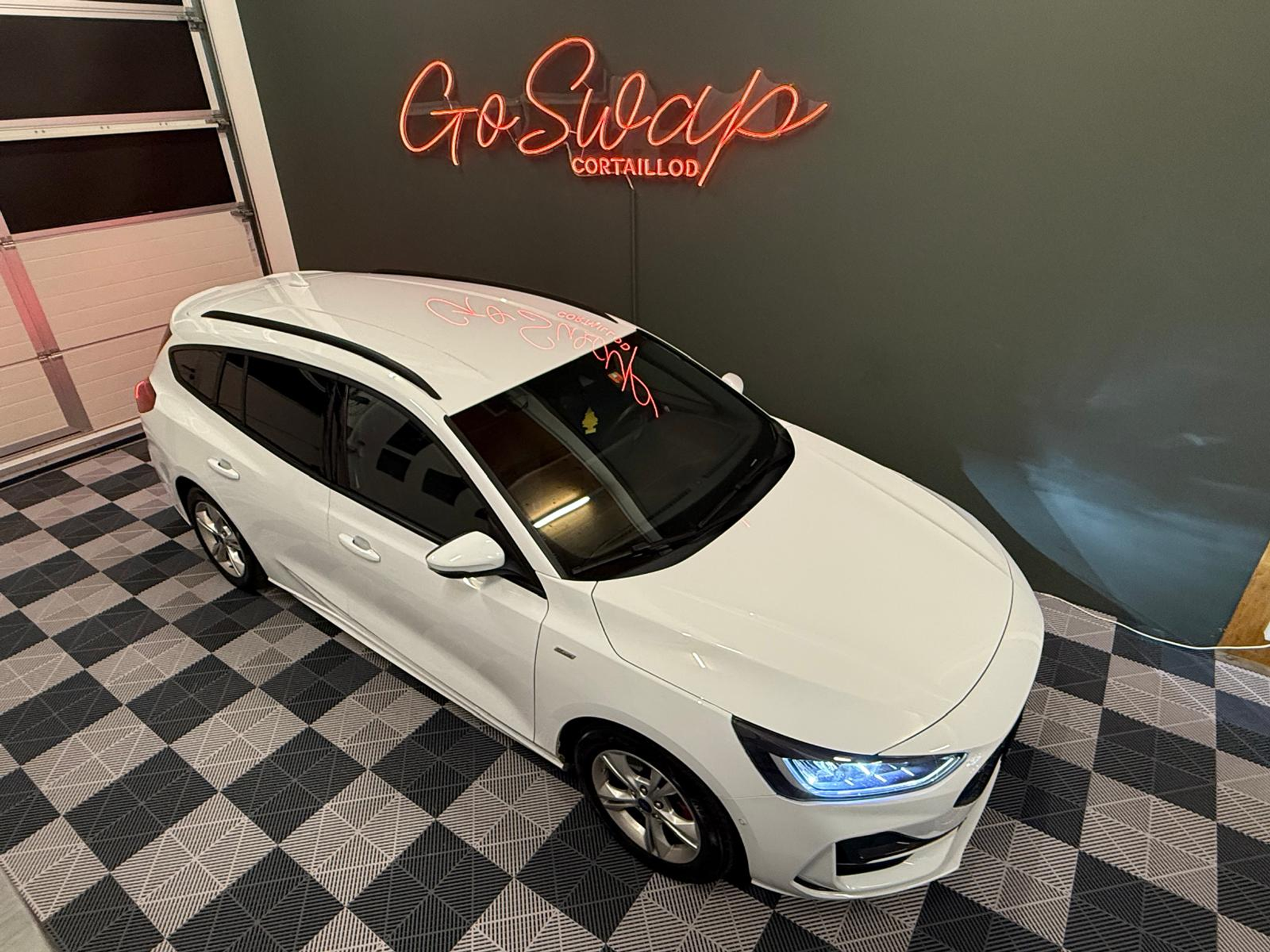 listing desktop thumbnail image 6