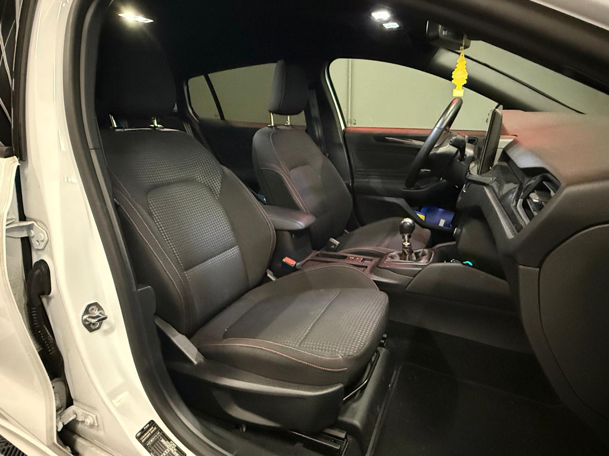 listing desktop thumbnail image 13