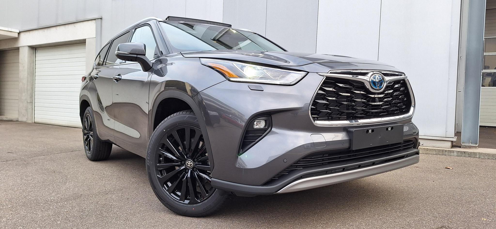 listing desktop thumbnail image 3