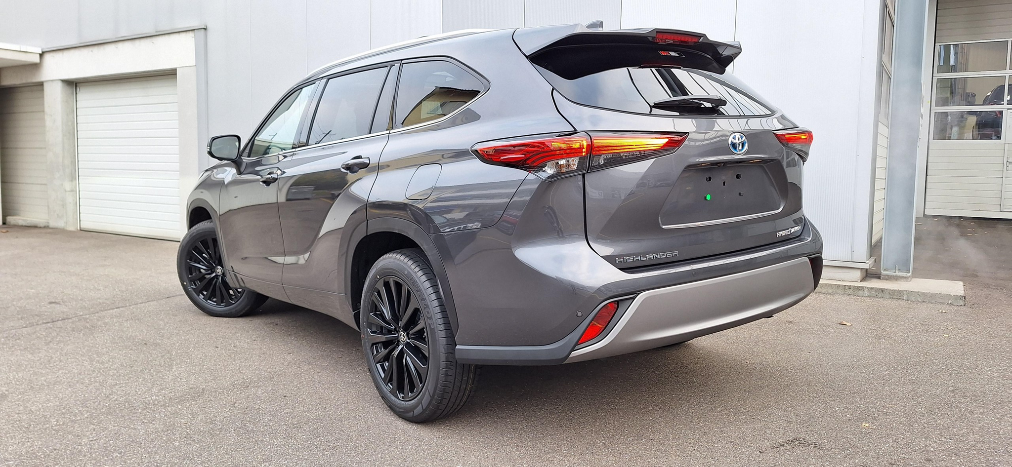 listing desktop thumbnail image 6