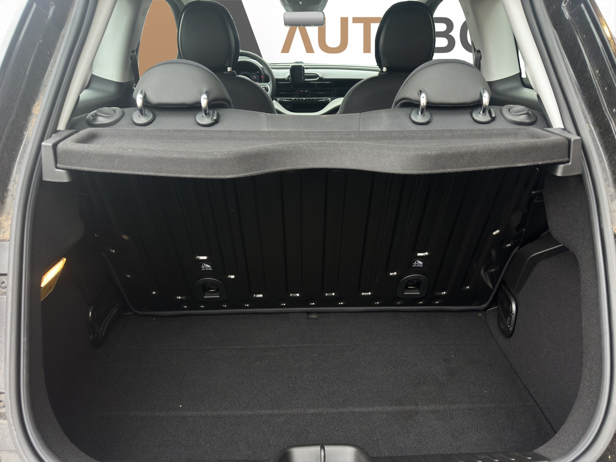 listing desktop thumbnail image 17