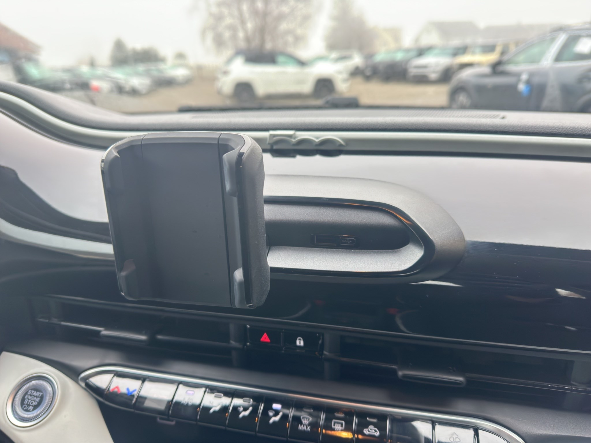 listing desktop thumbnail image 24