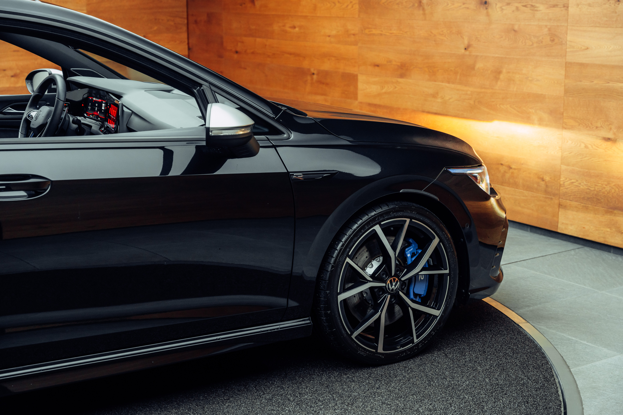 listing desktop thumbnail image 15