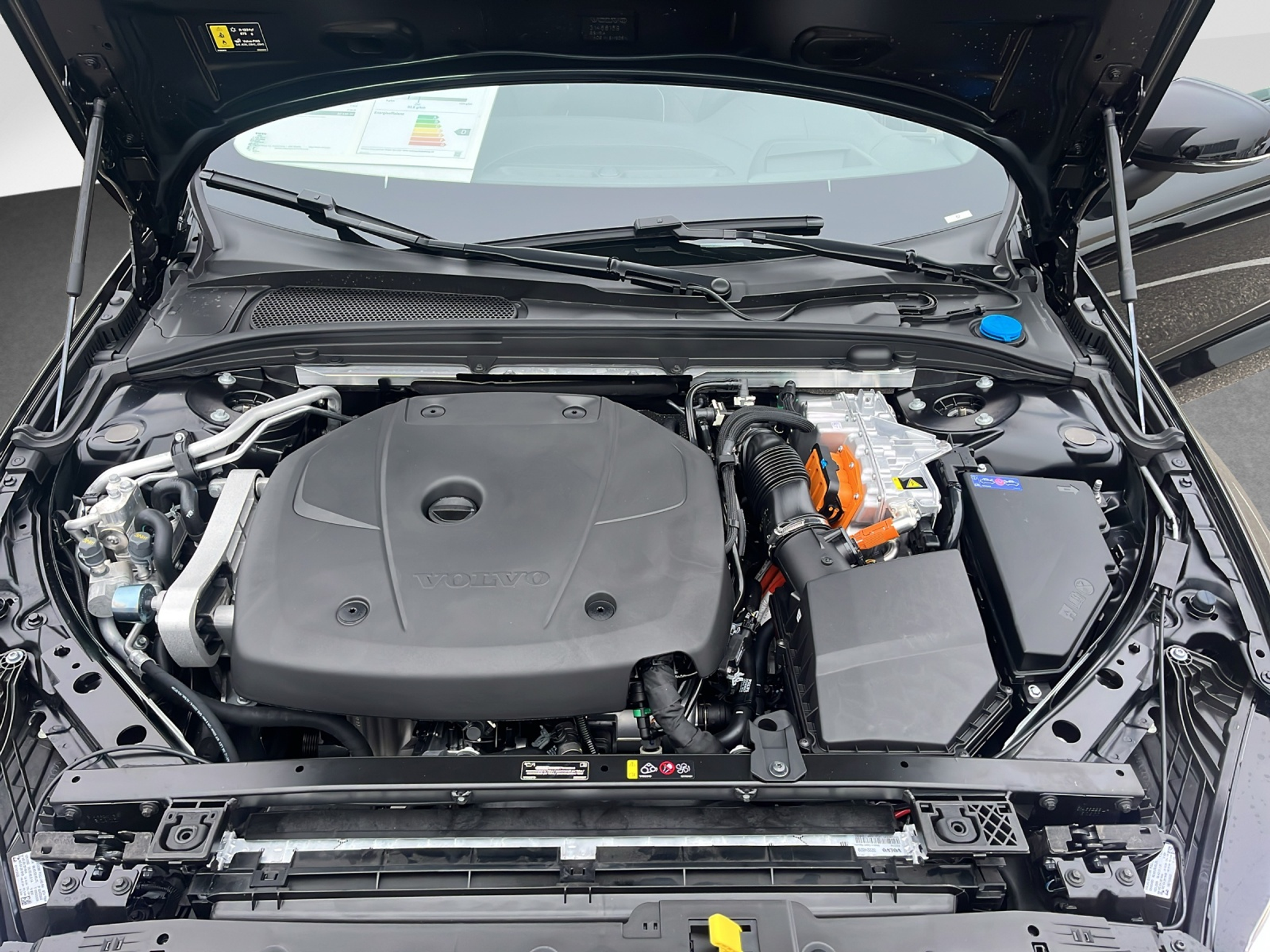 listing desktop thumbnail image 17