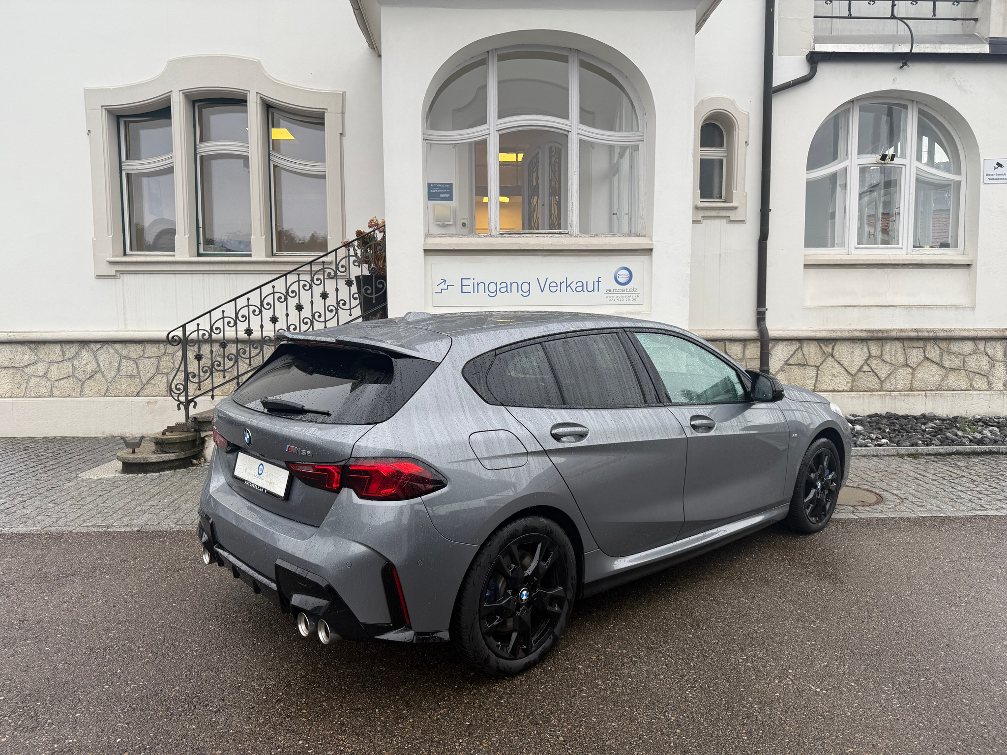 listing desktop thumbnail image 3