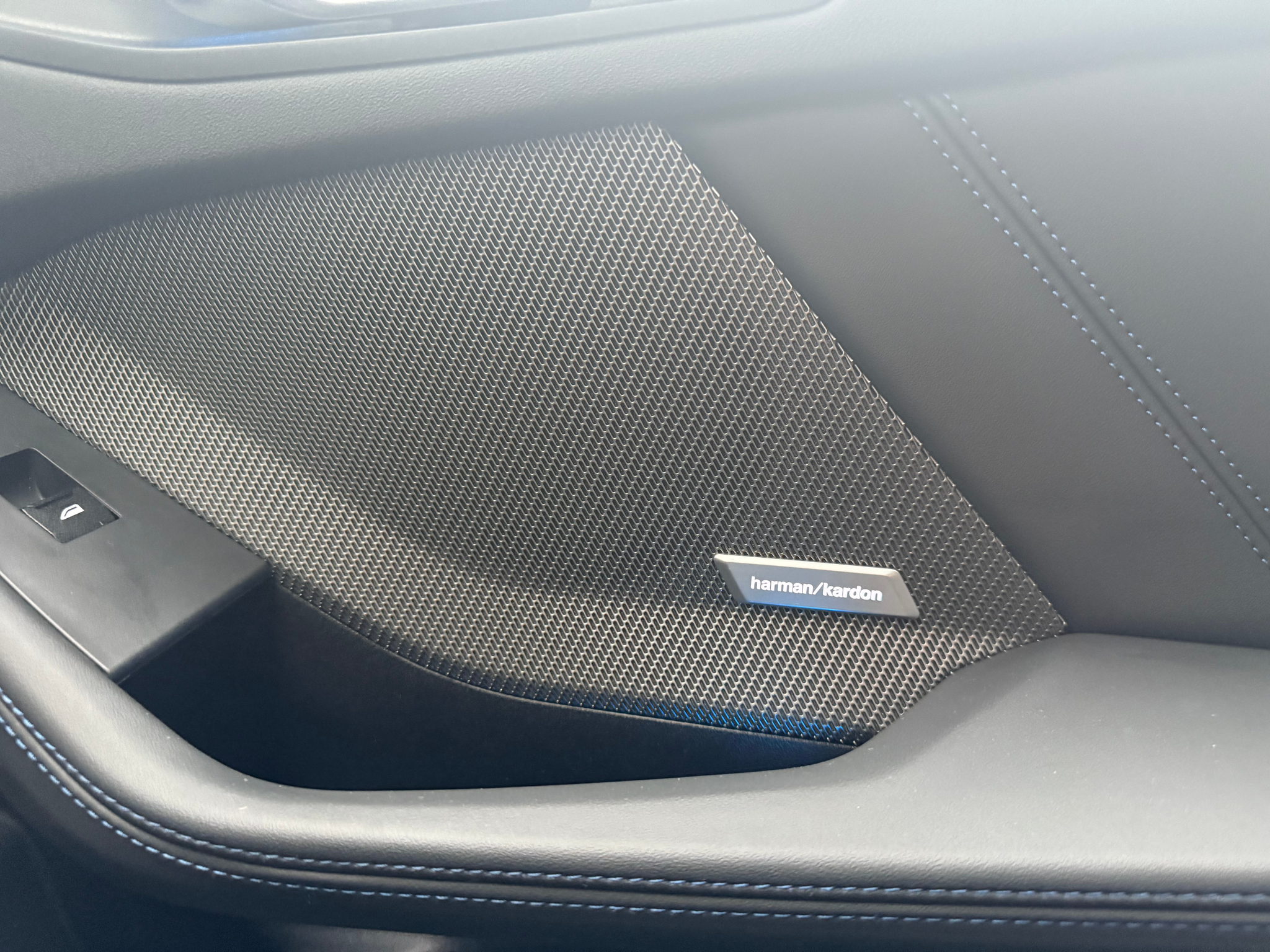 listing desktop thumbnail image 11