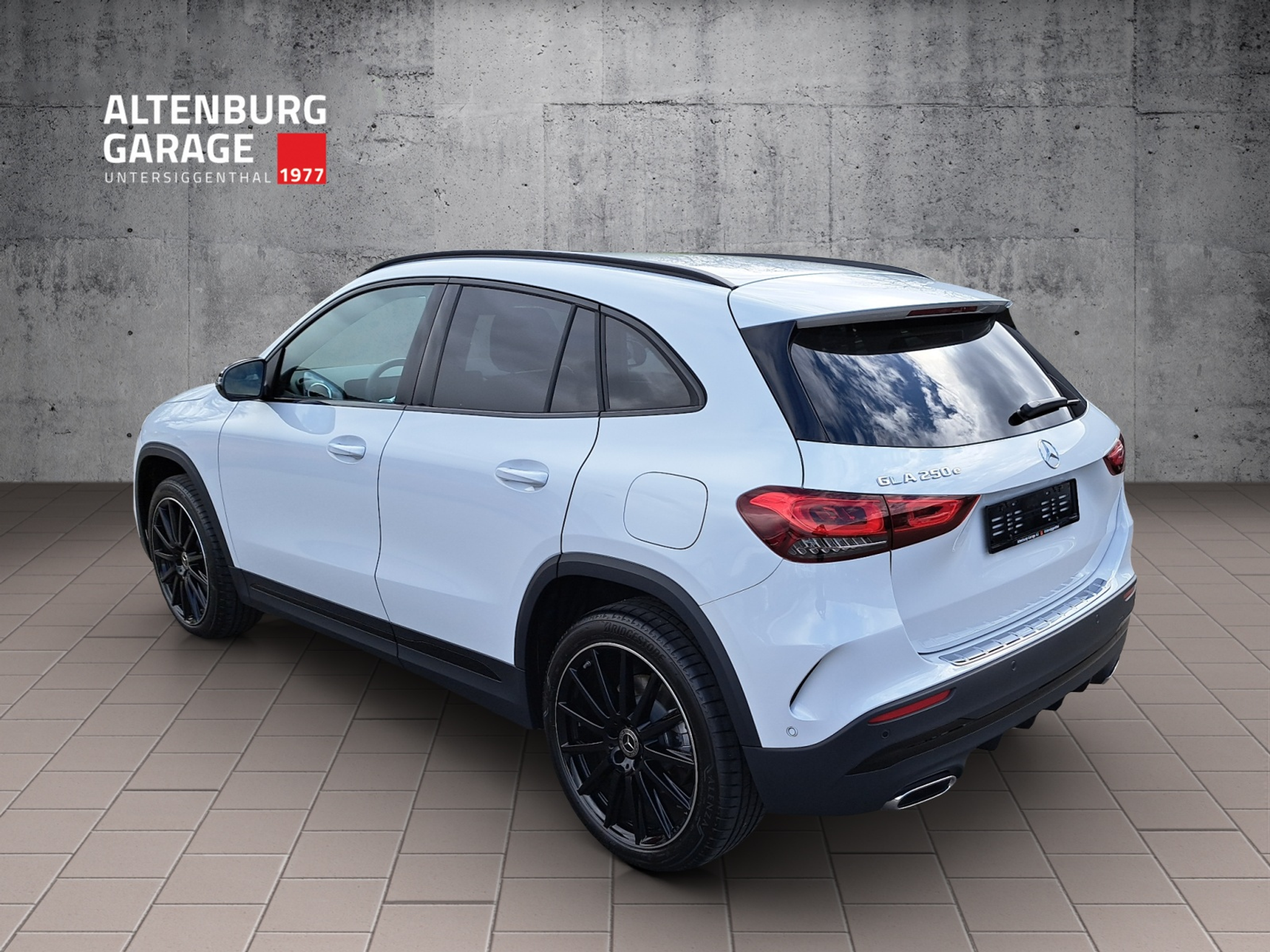 listing desktop thumbnail image 2