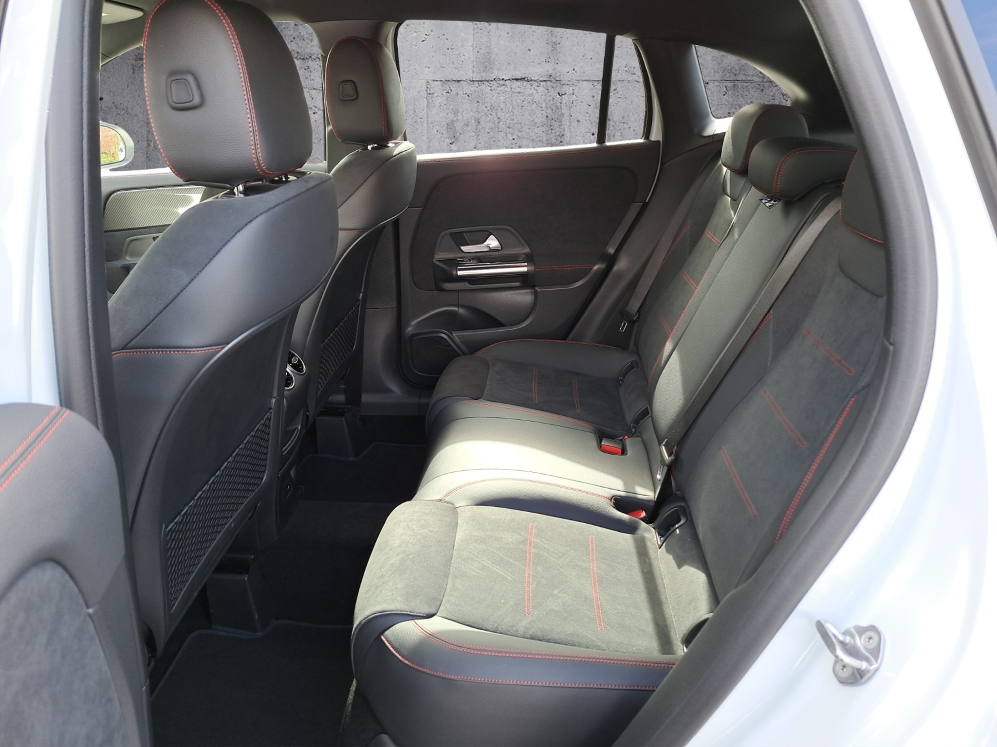 listing desktop thumbnail image 14