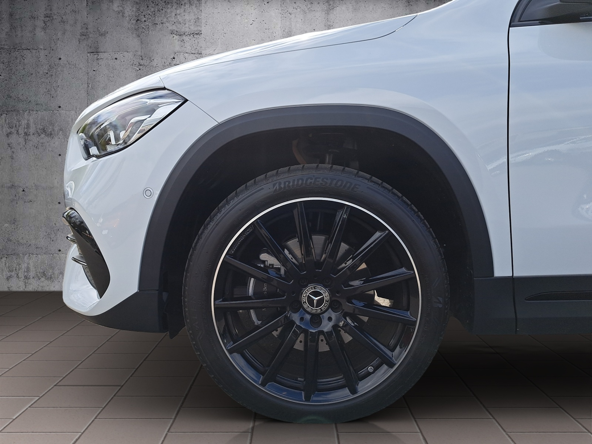 listing desktop thumbnail image 8