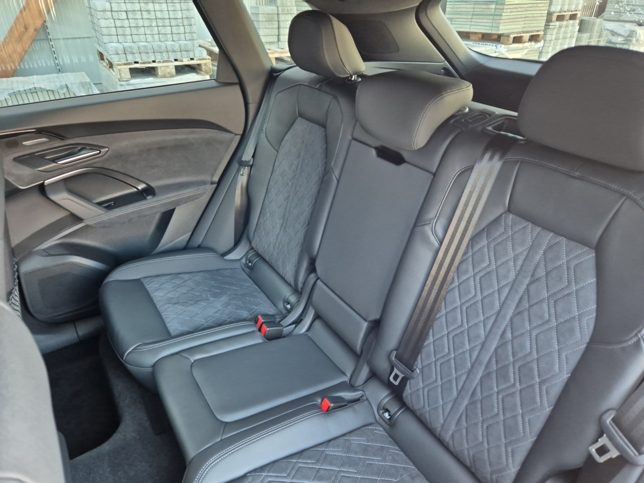 listing desktop thumbnail image 9