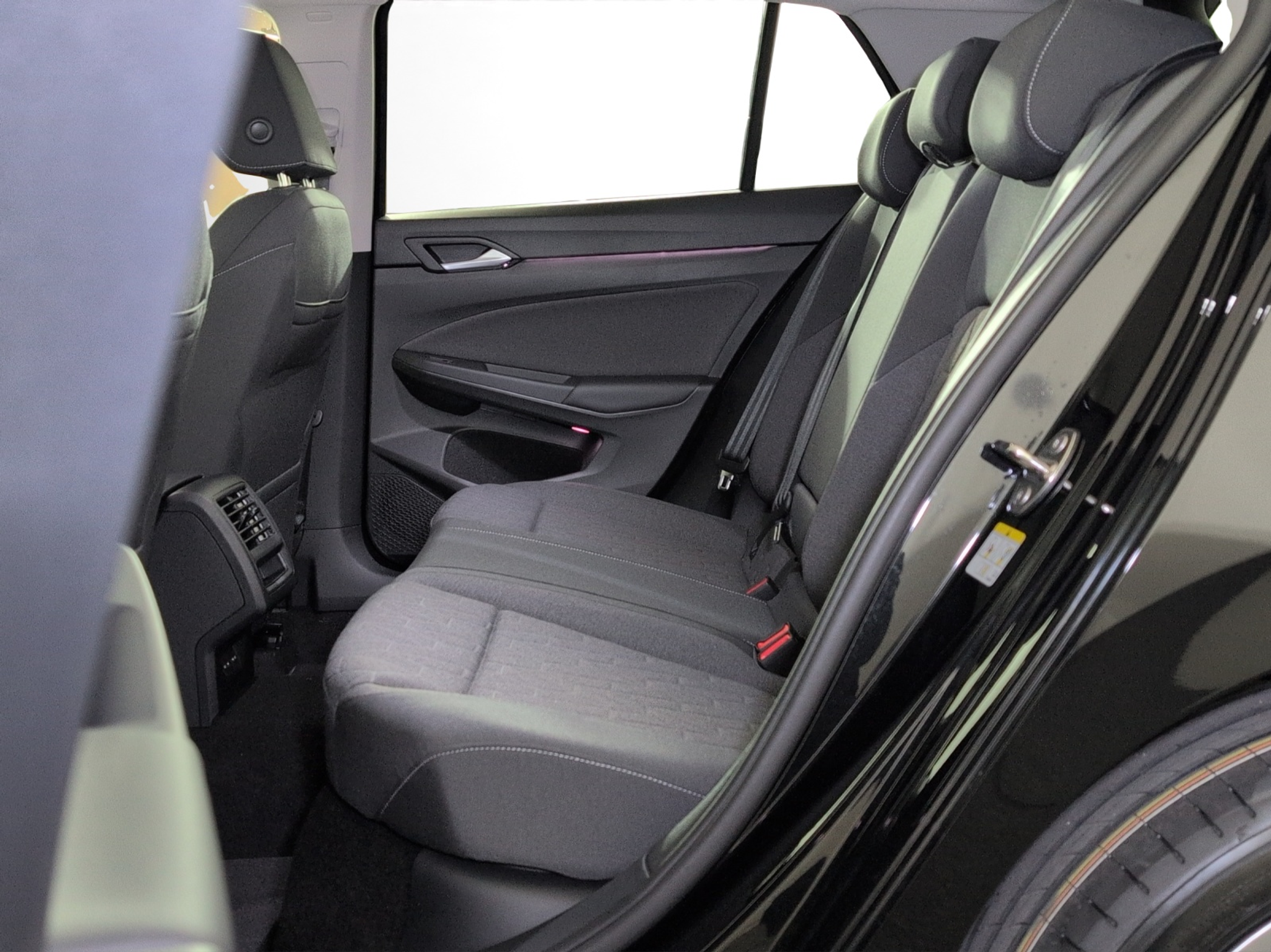 listing desktop thumbnail image 7