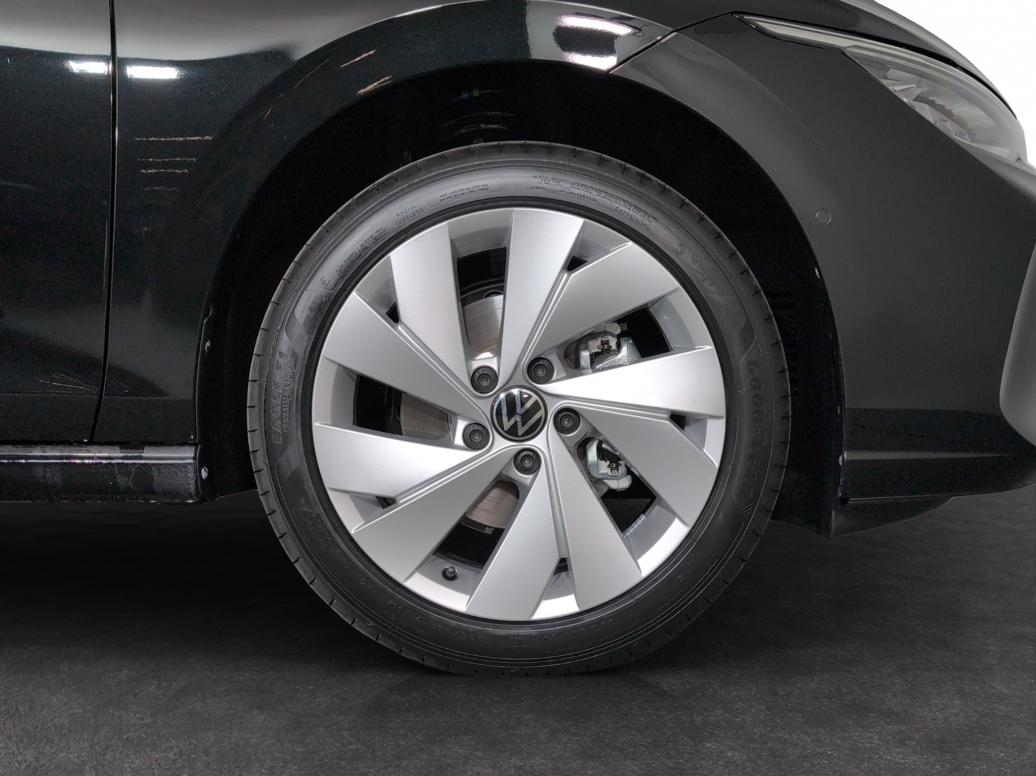 listing desktop thumbnail image 4