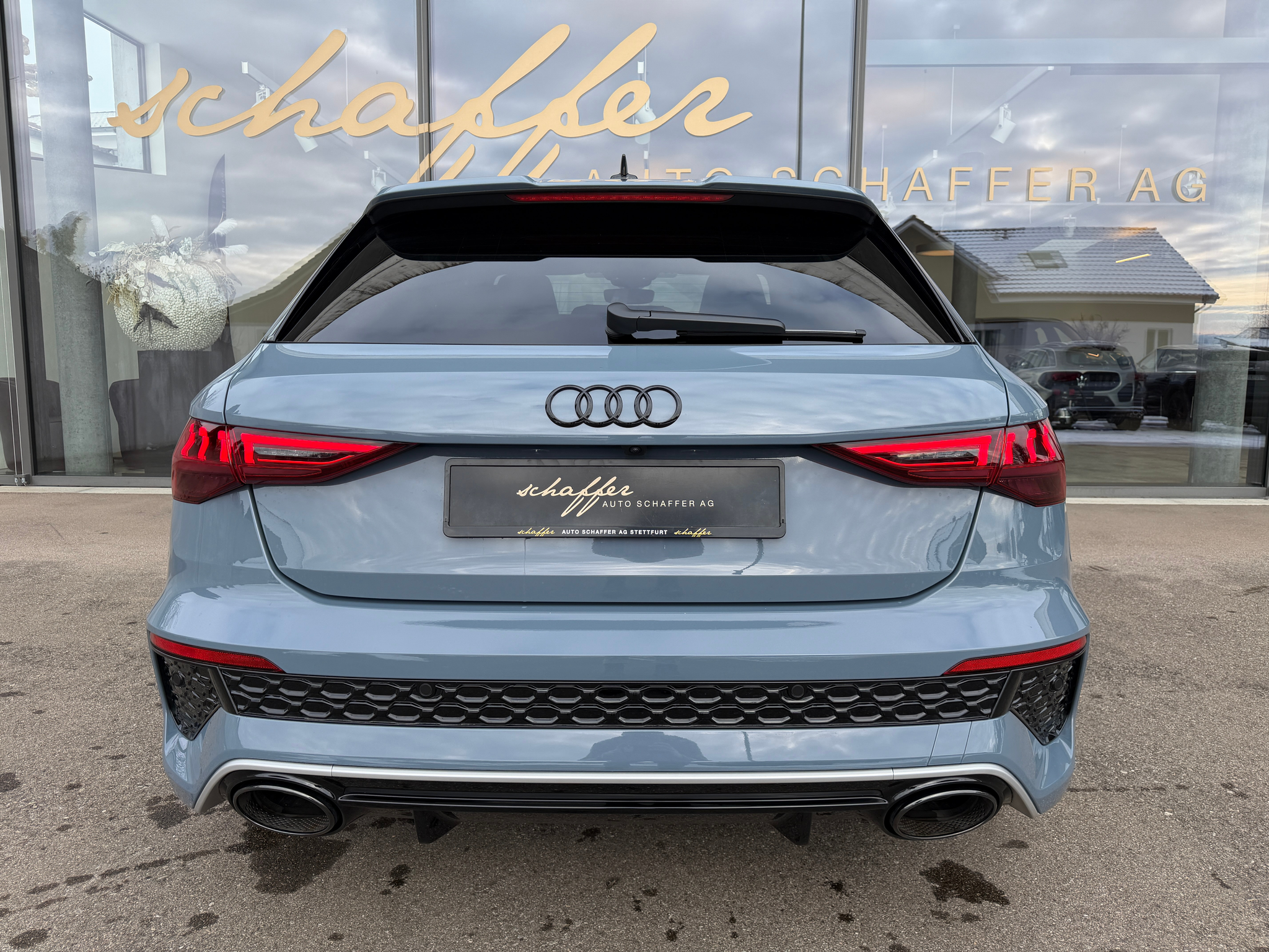 listing desktop thumbnail image 6