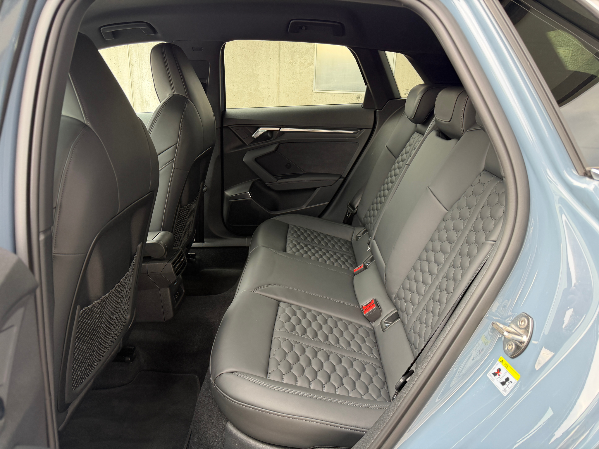 listing desktop thumbnail image 11