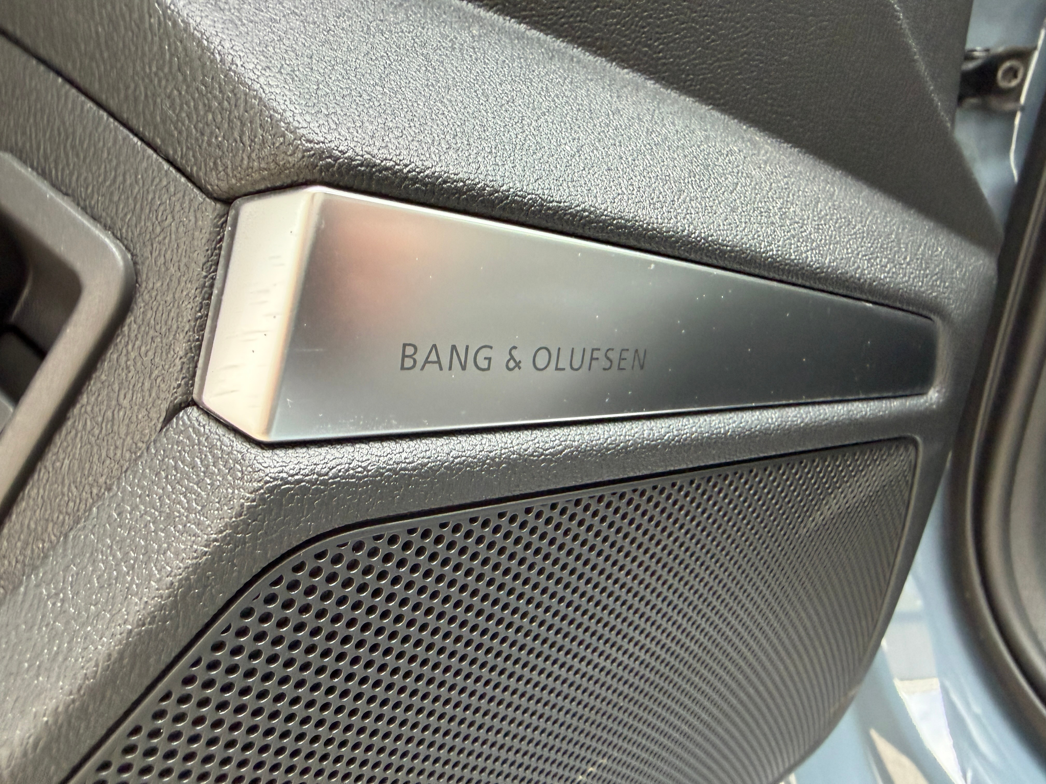 listing desktop thumbnail image 15