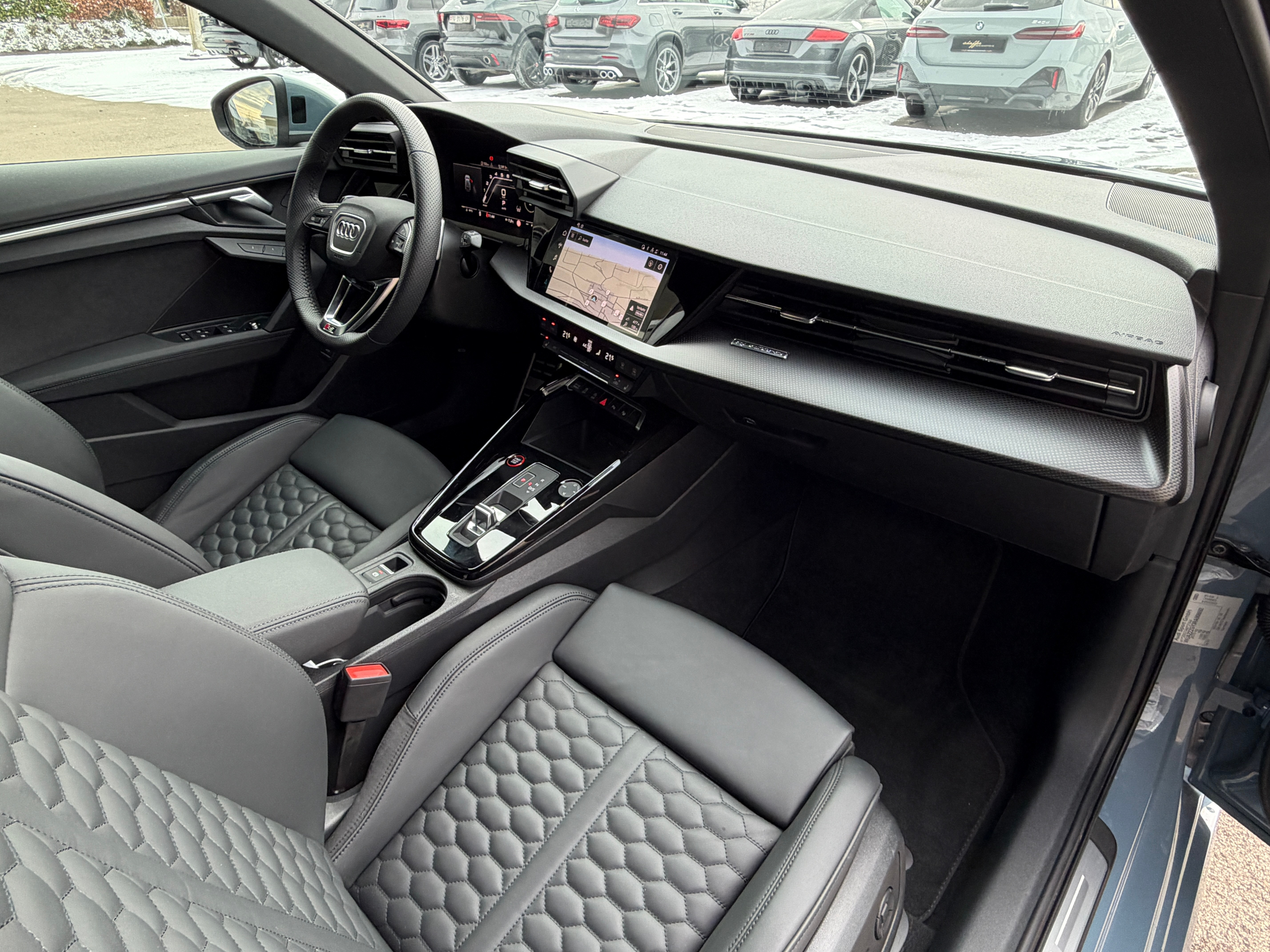 listing desktop thumbnail image 19