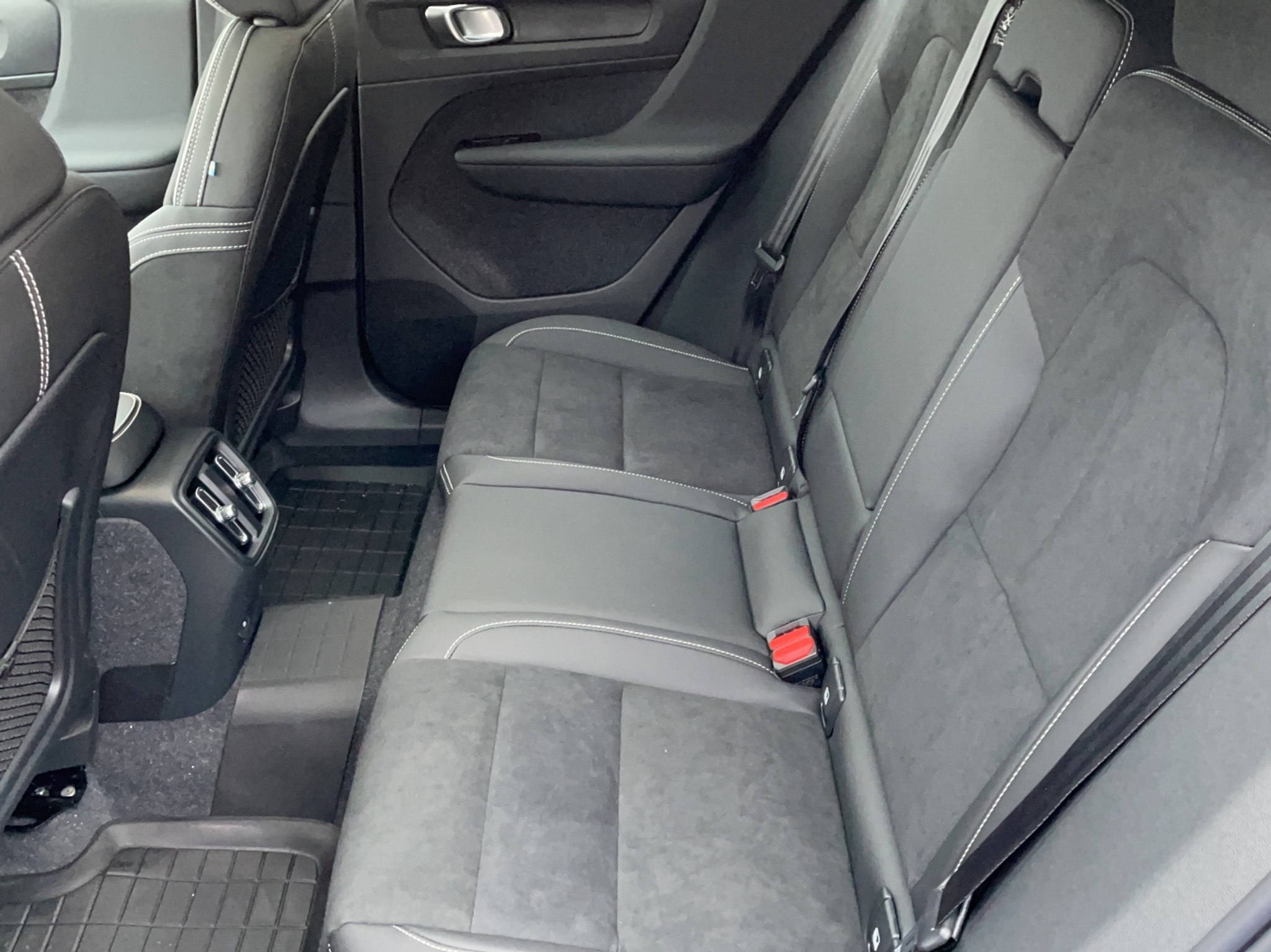 listing desktop thumbnail image 9