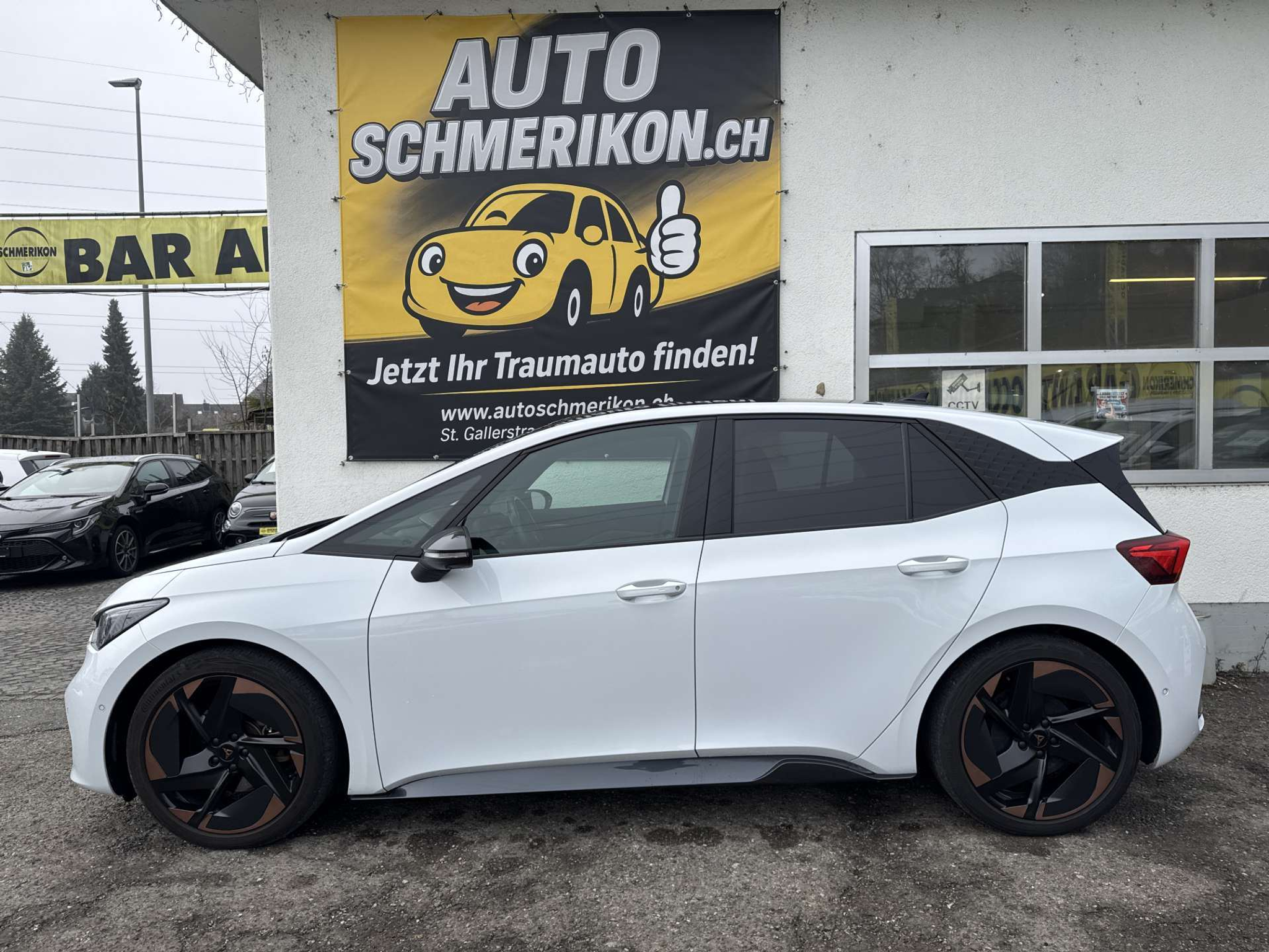 listing desktop thumbnail image 3