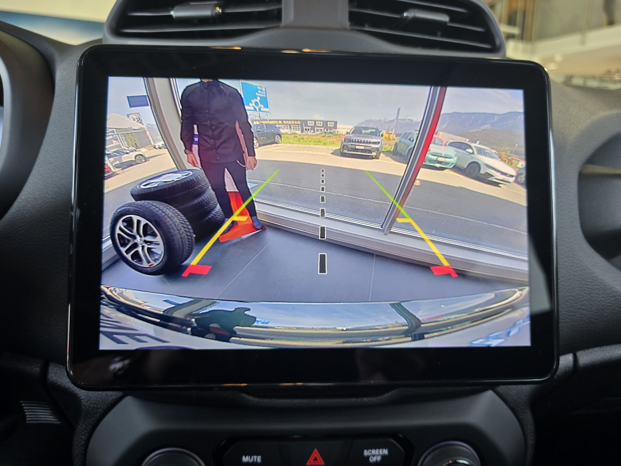 listing desktop thumbnail image 16