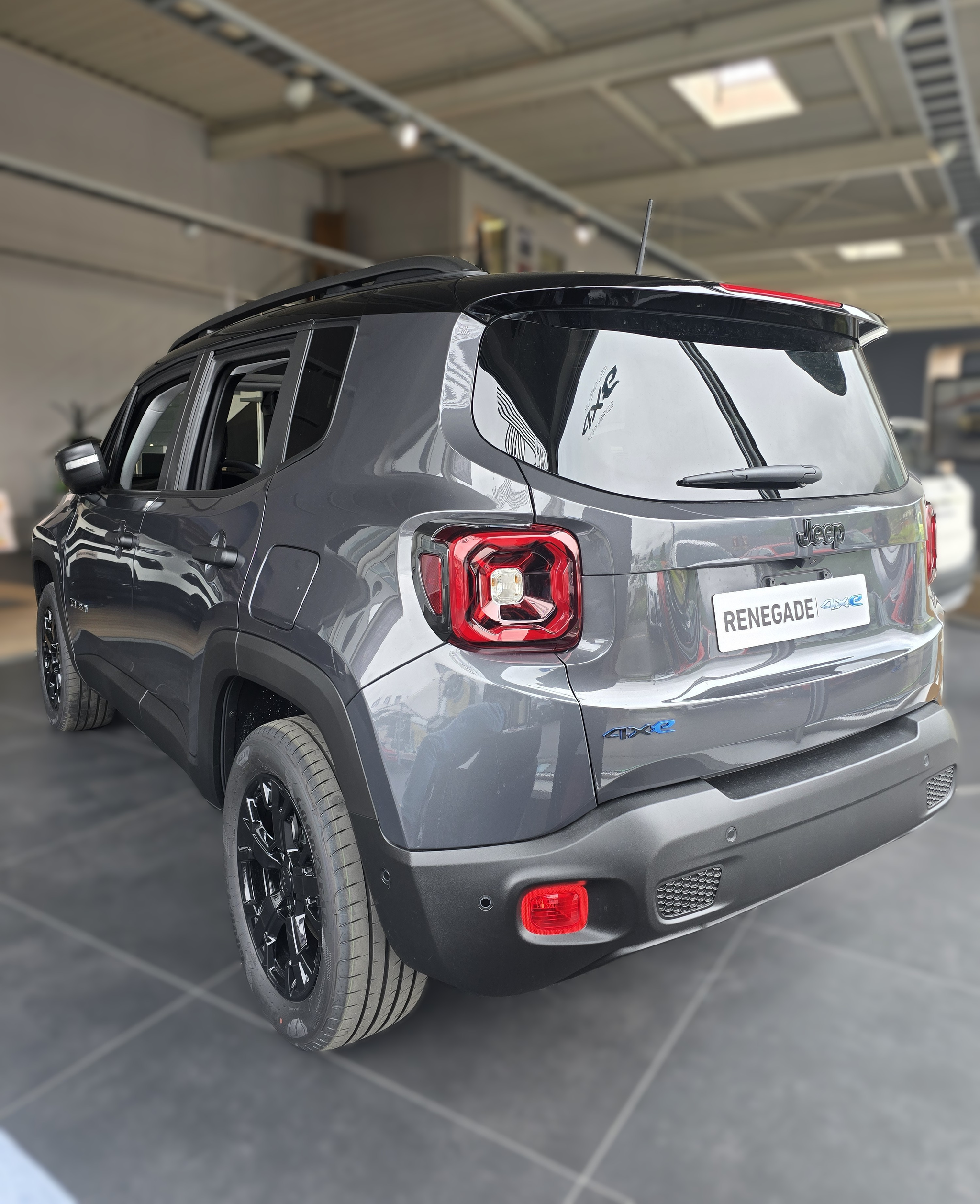 listing desktop thumbnail image 2