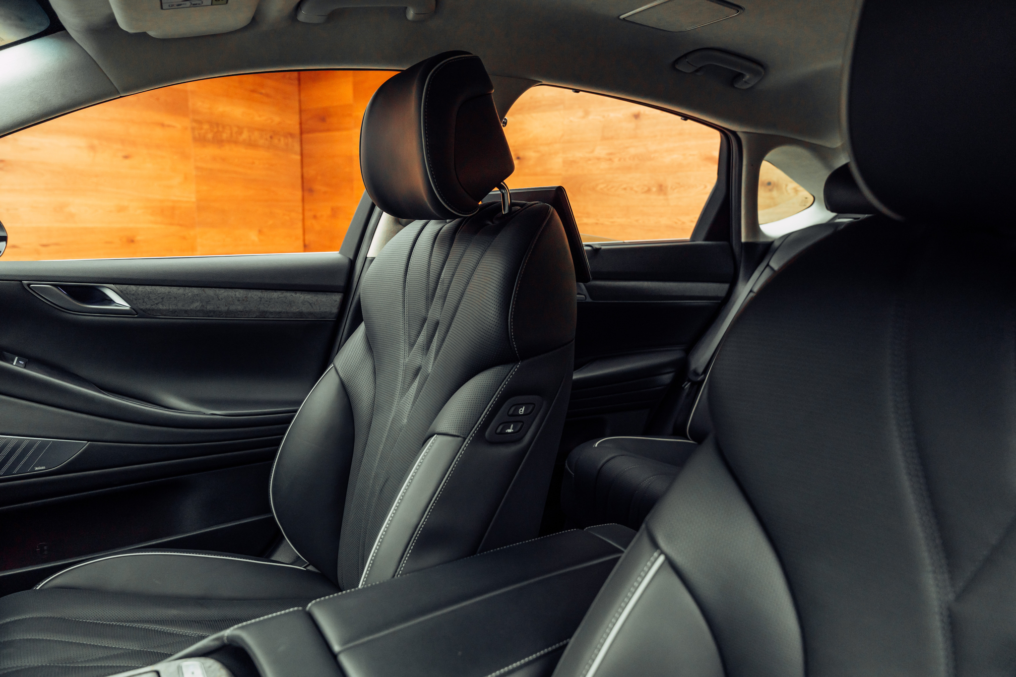 listing desktop thumbnail image 9