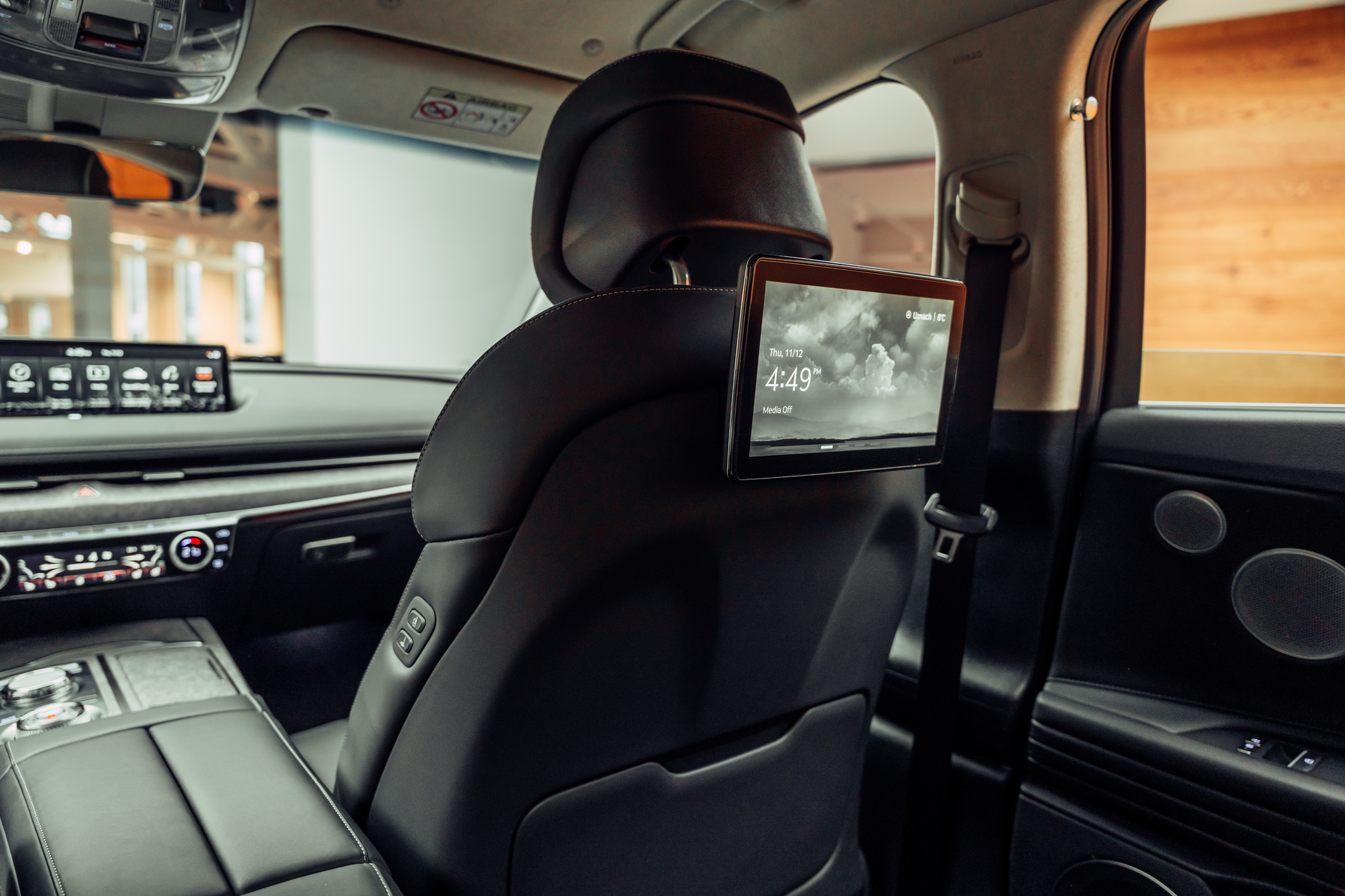 listing desktop thumbnail image 11