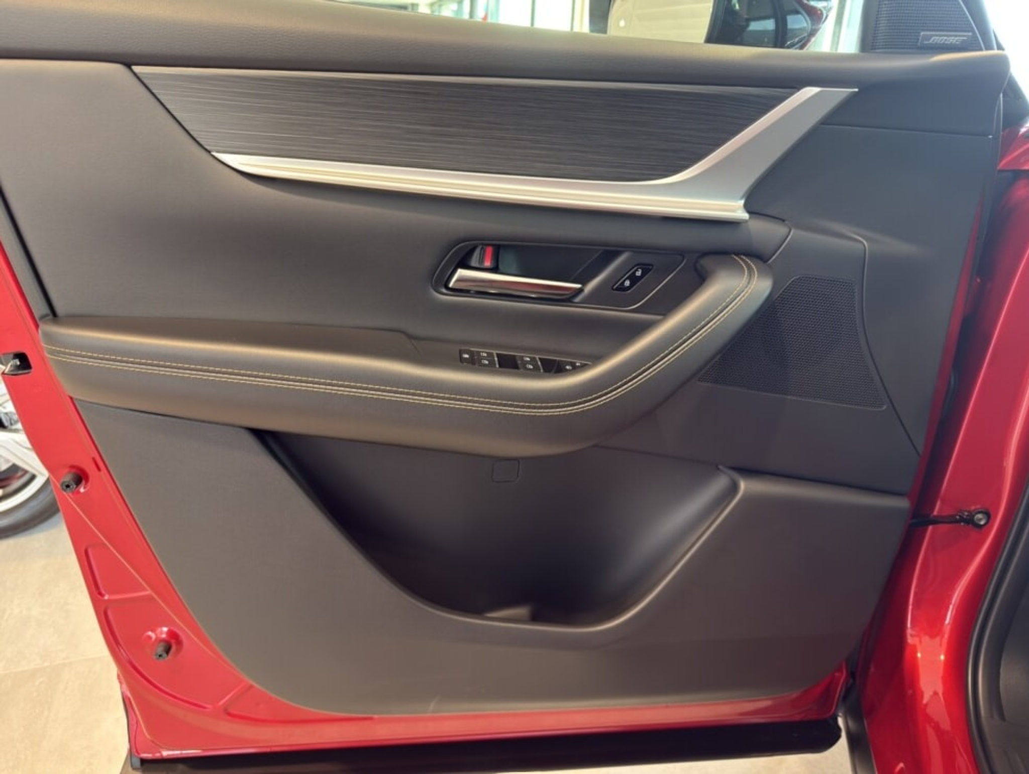 listing desktop thumbnail image 5