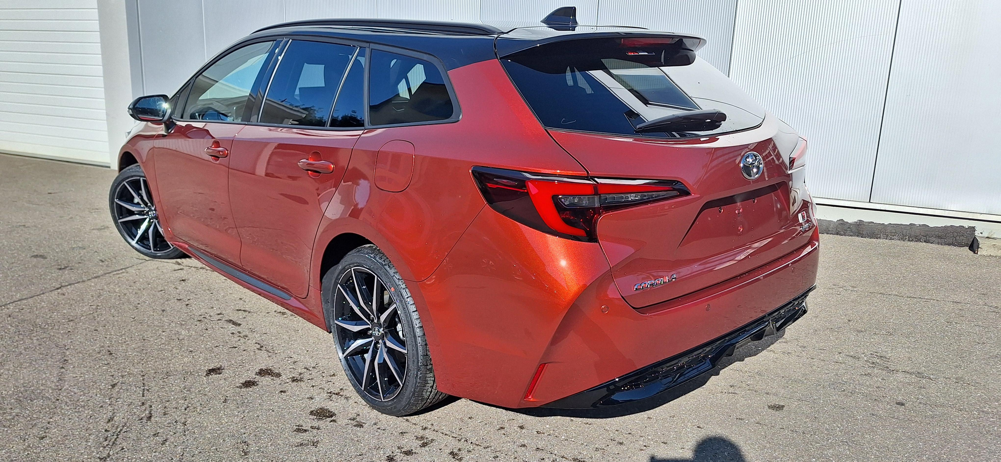 listing desktop thumbnail image 2