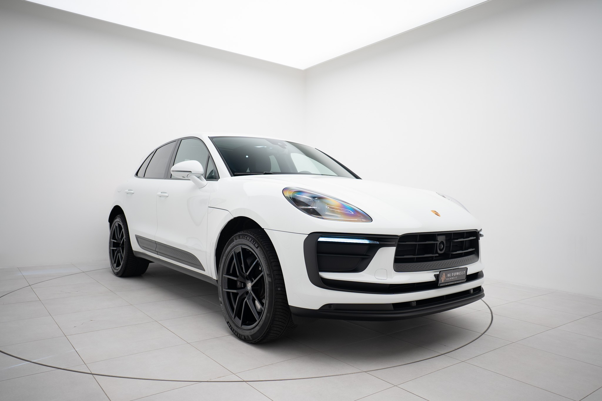 car-image-0