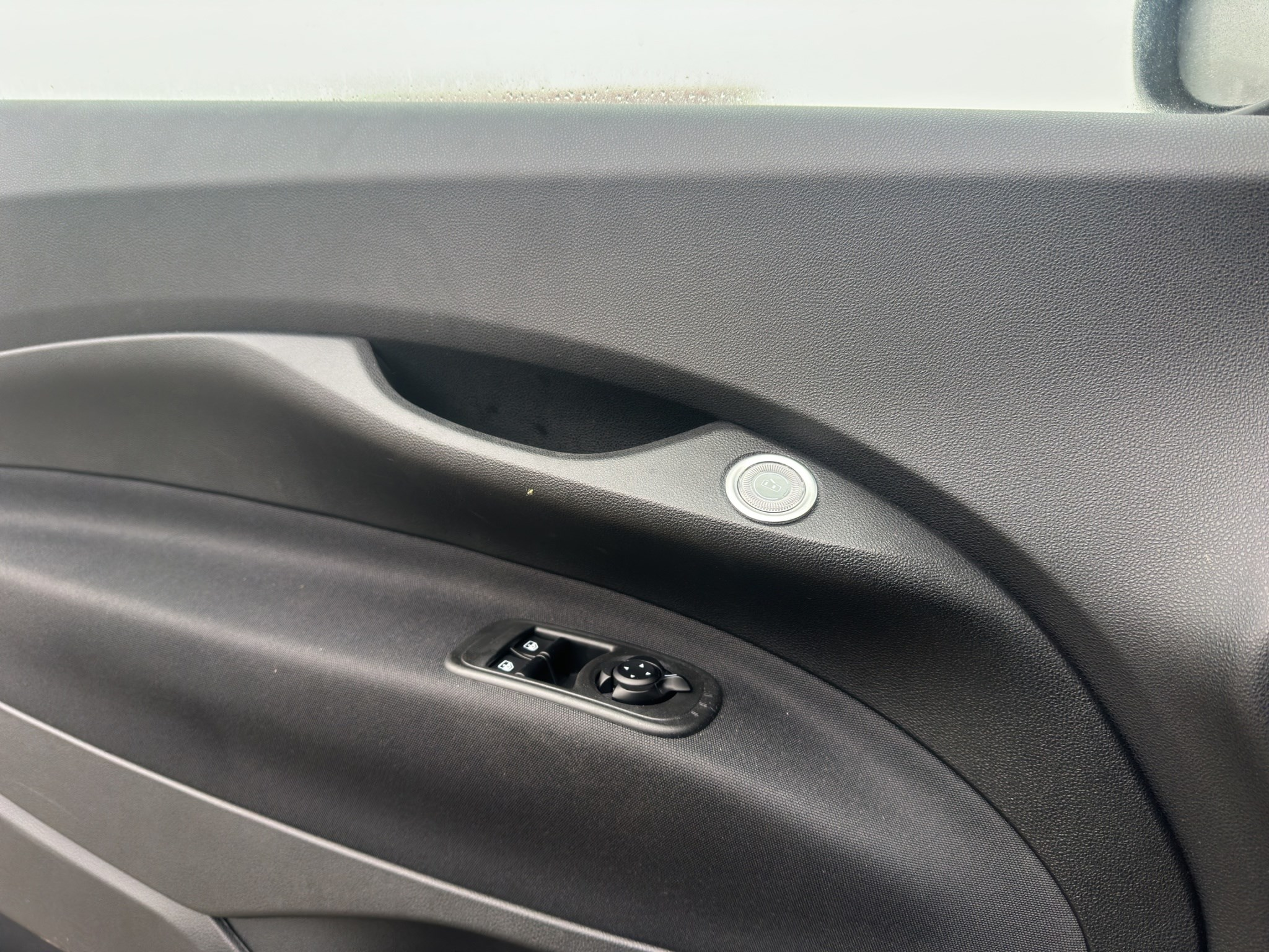 listing desktop thumbnail image 22