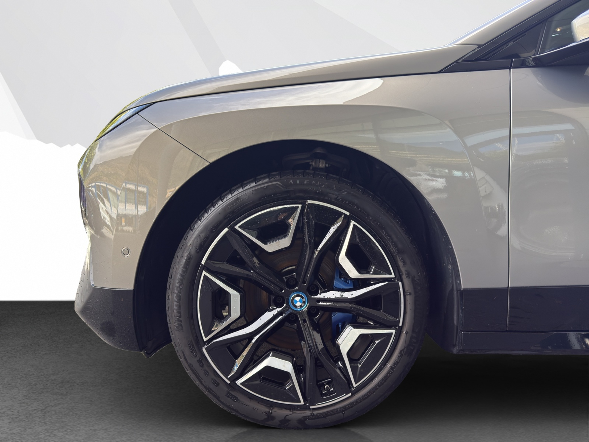 listing desktop thumbnail image 19