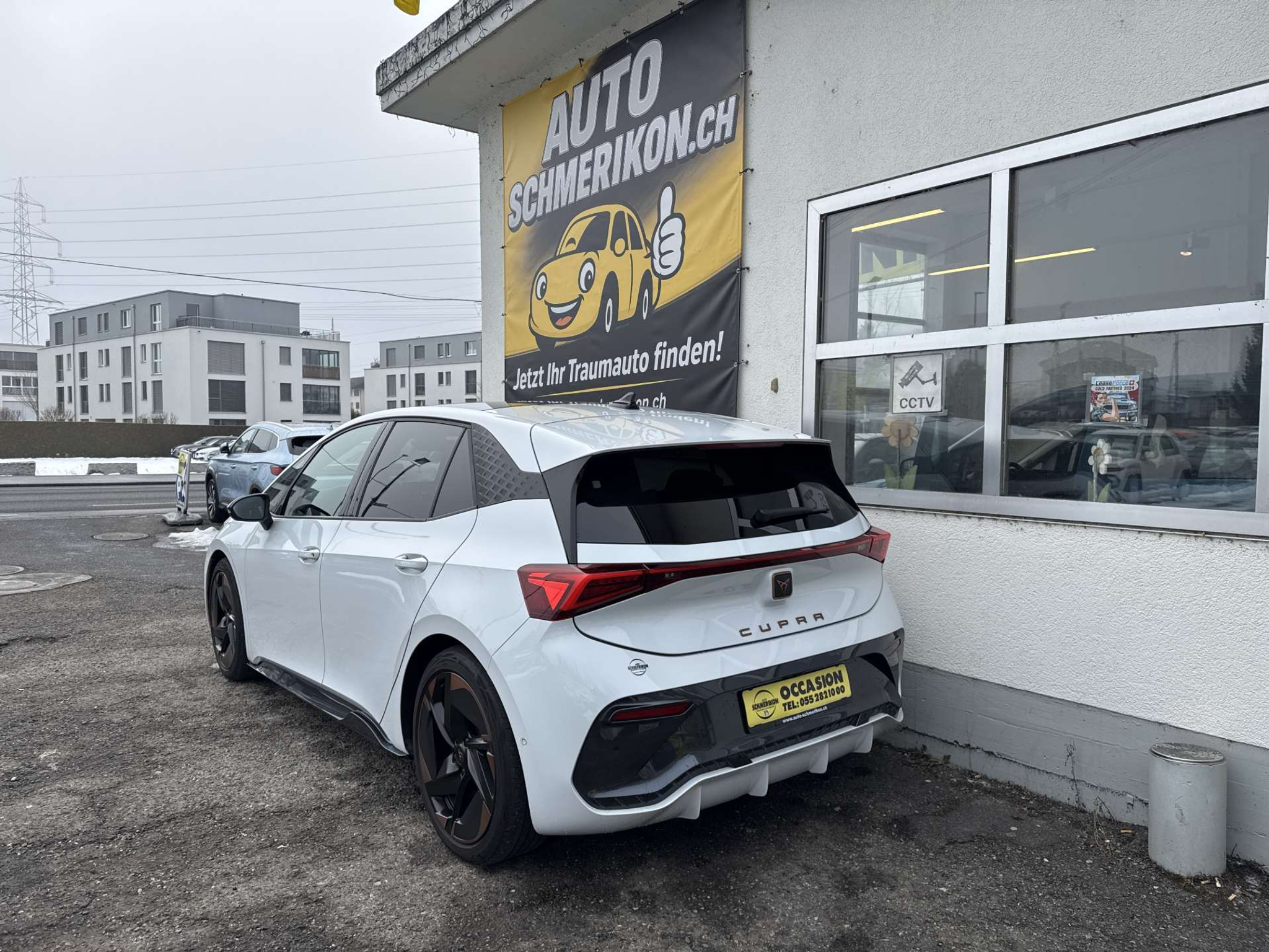 listing desktop thumbnail image 2