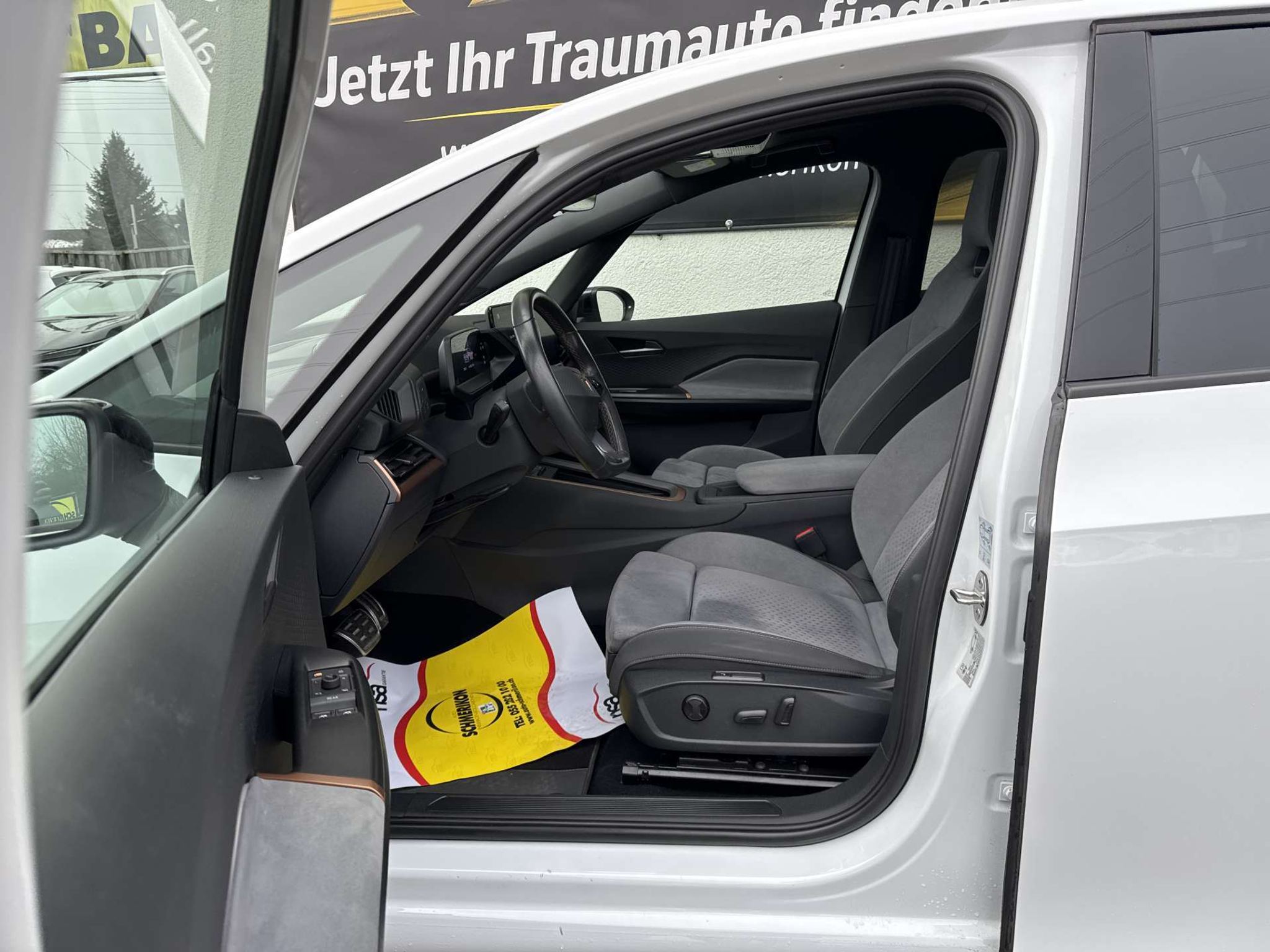 listing desktop thumbnail image 6