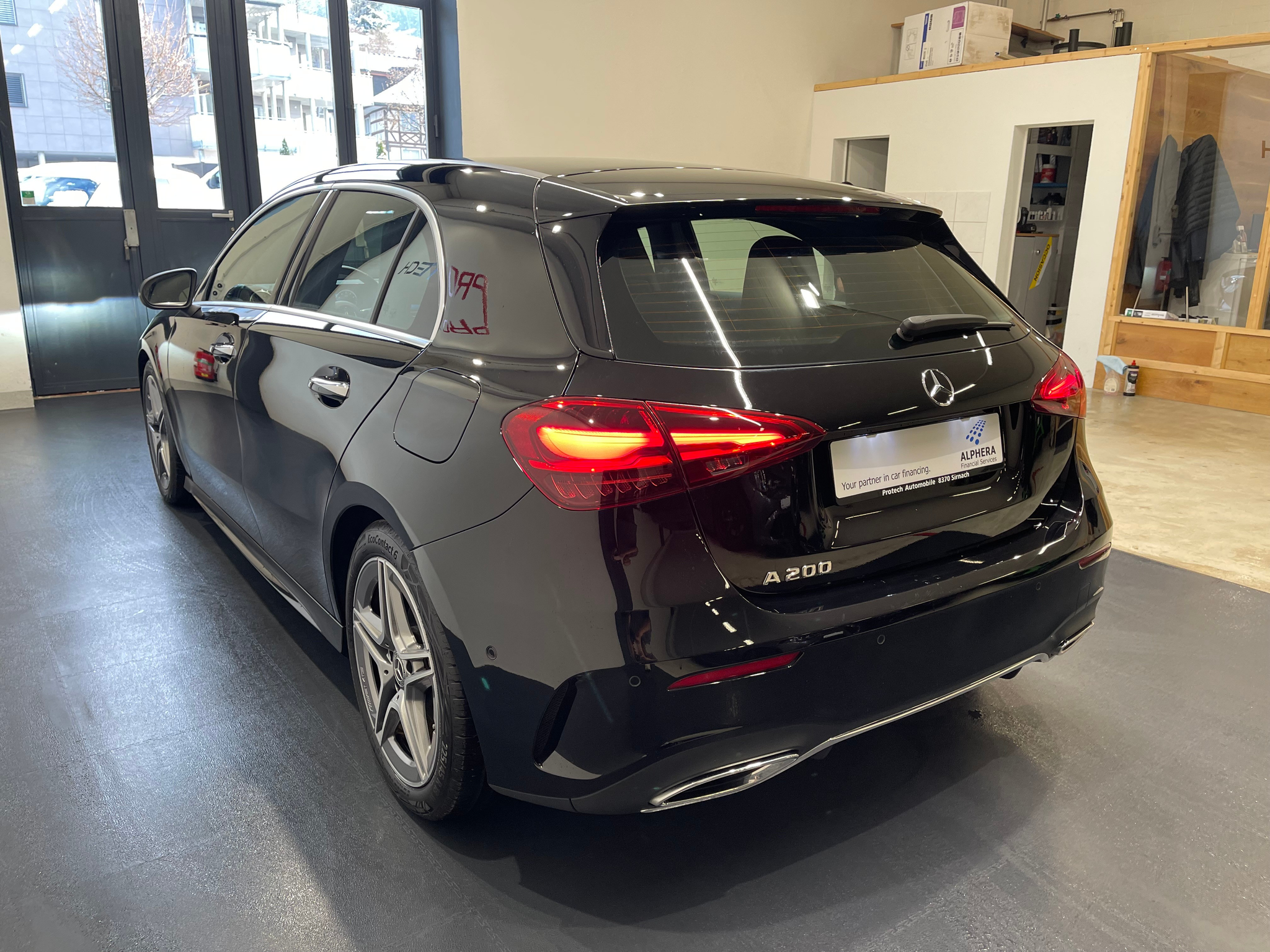 listing desktop thumbnail image 7