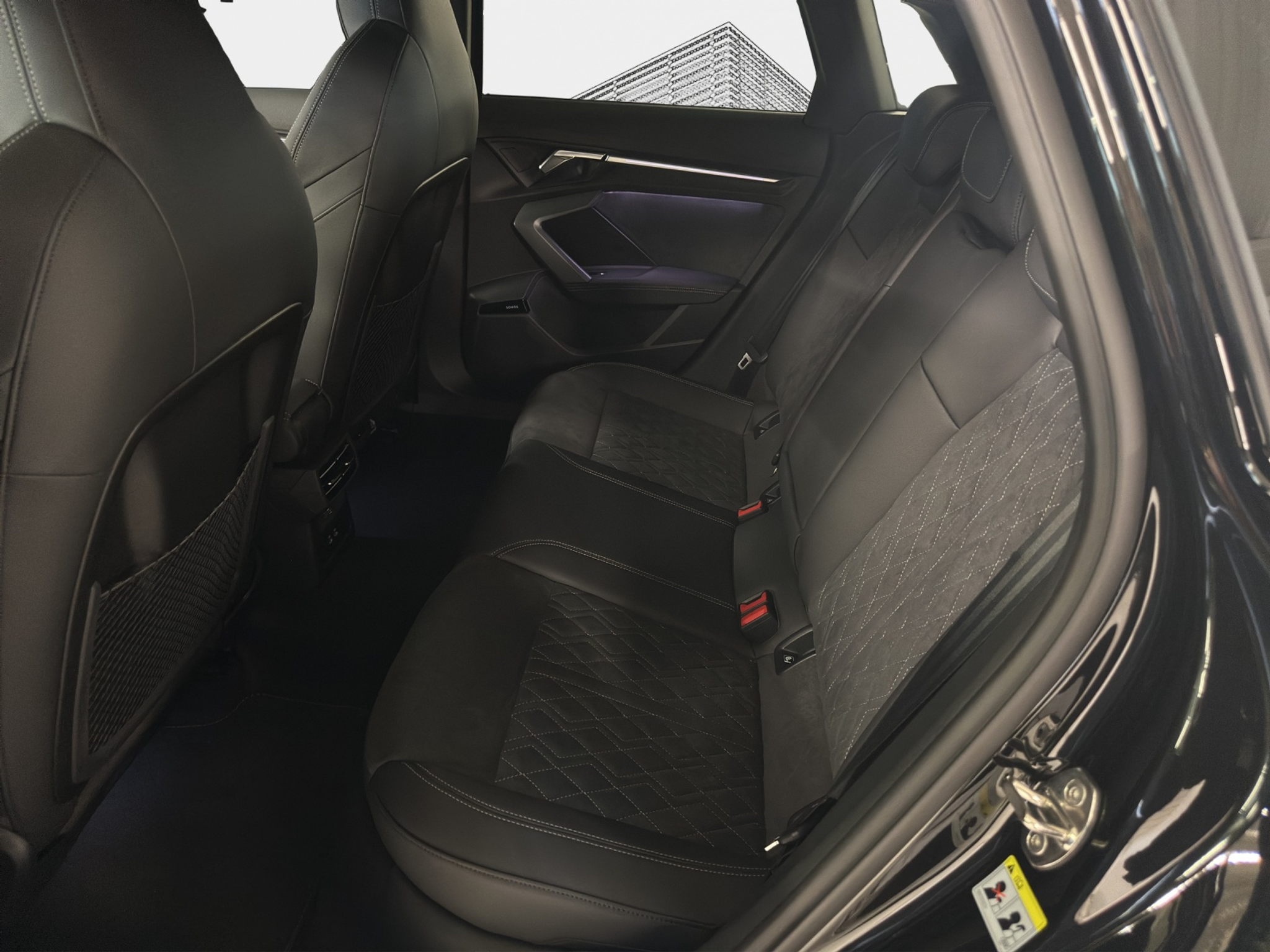 listing desktop thumbnail image 11