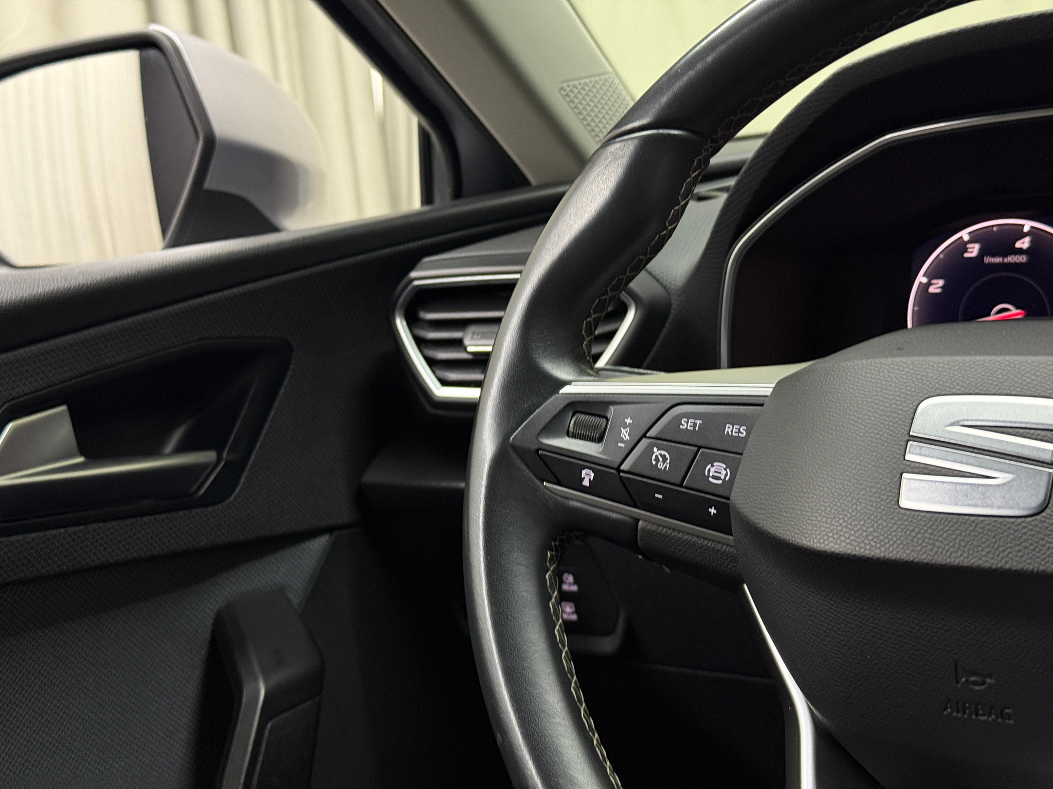 listing desktop thumbnail image 10