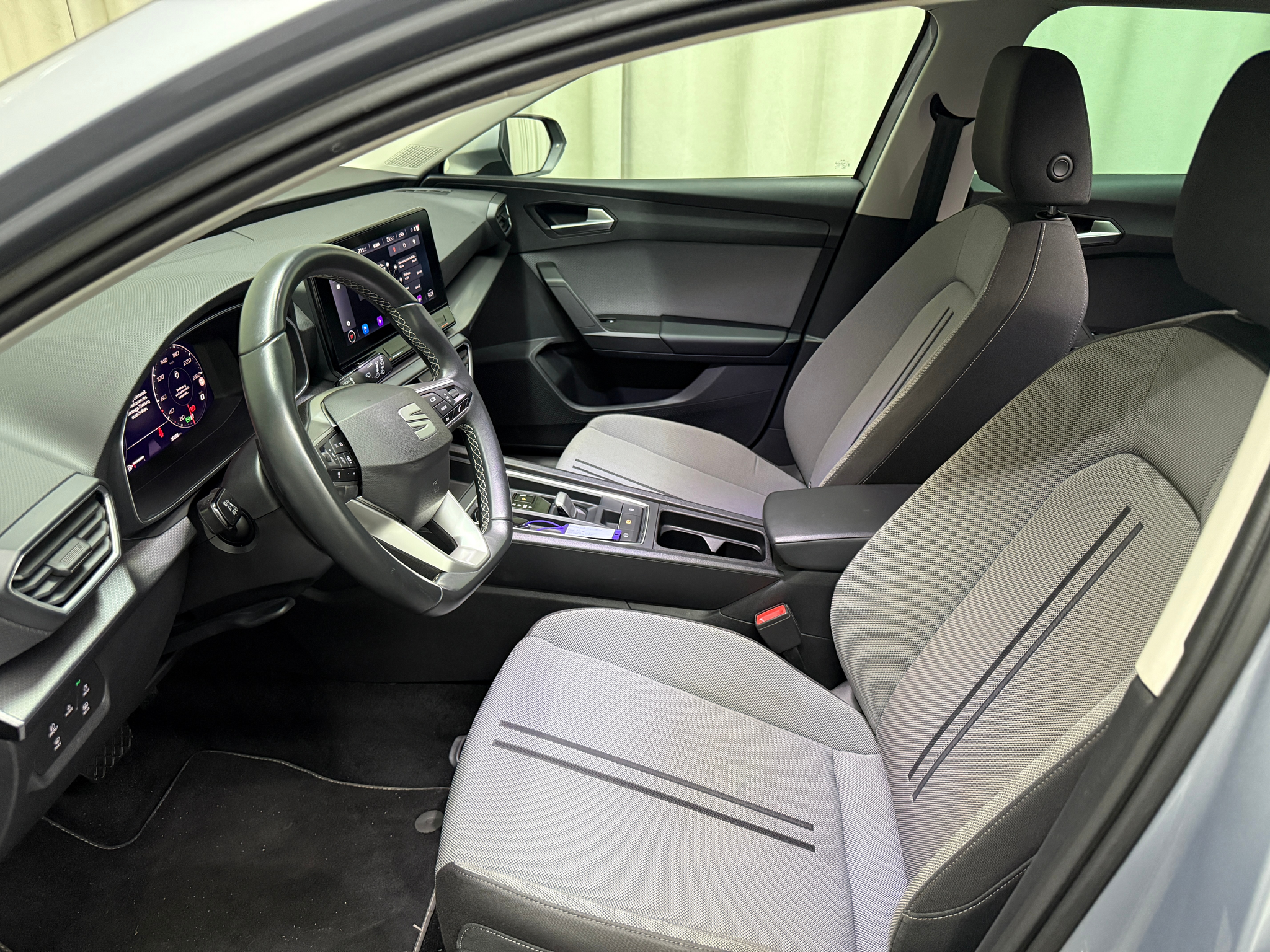 listing desktop thumbnail image 6