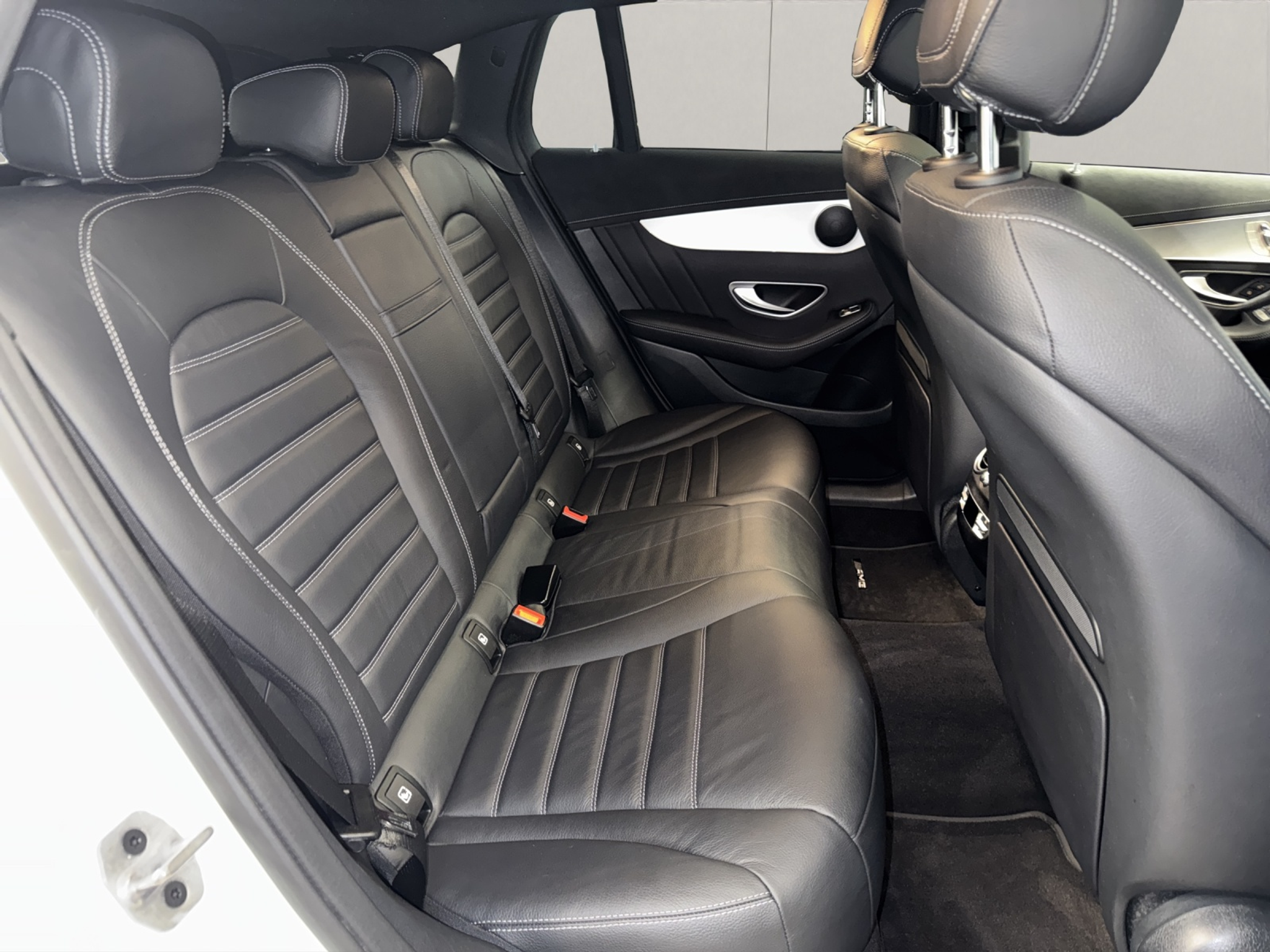 listing desktop thumbnail image 10