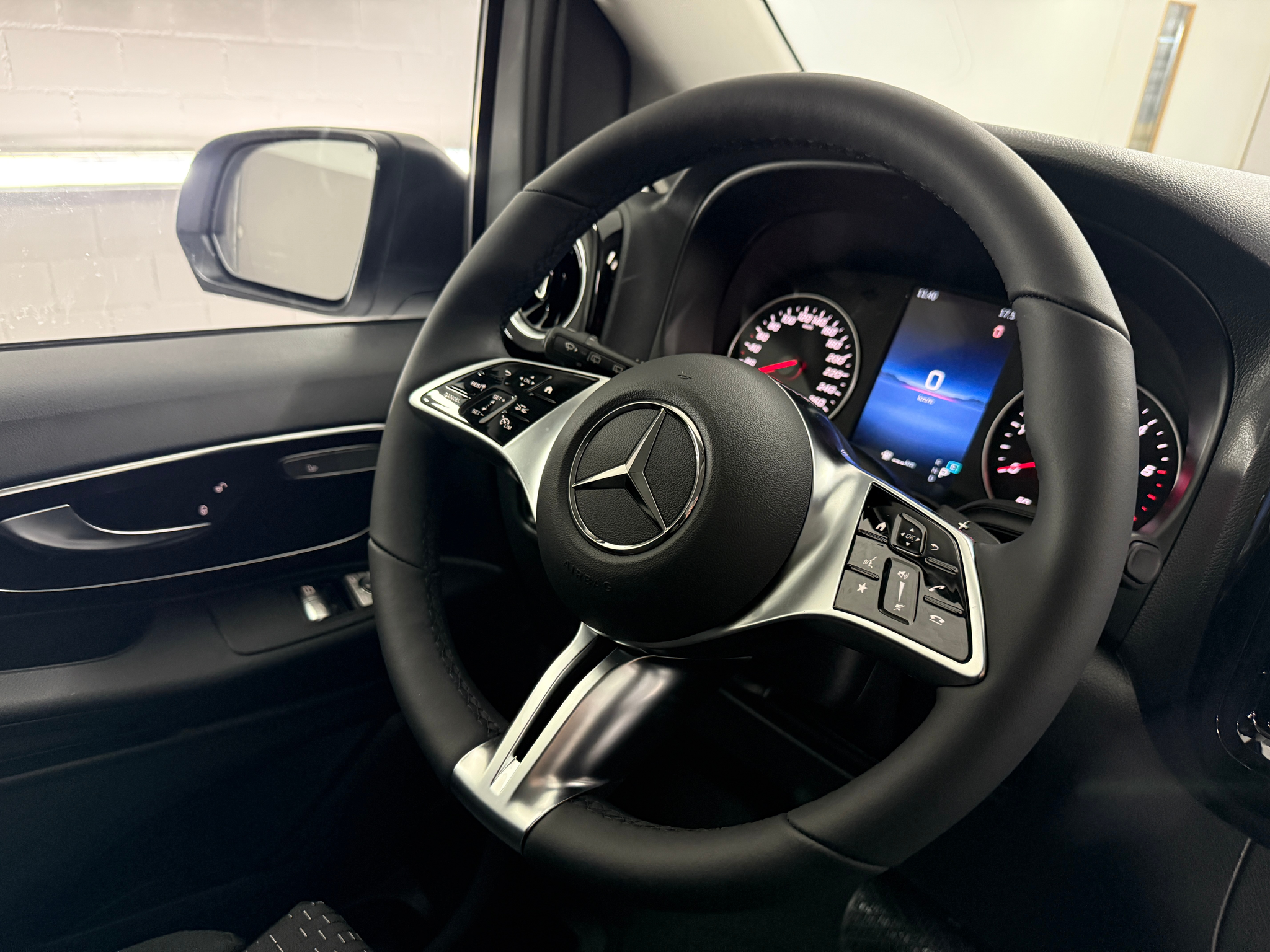 listing desktop thumbnail image 15