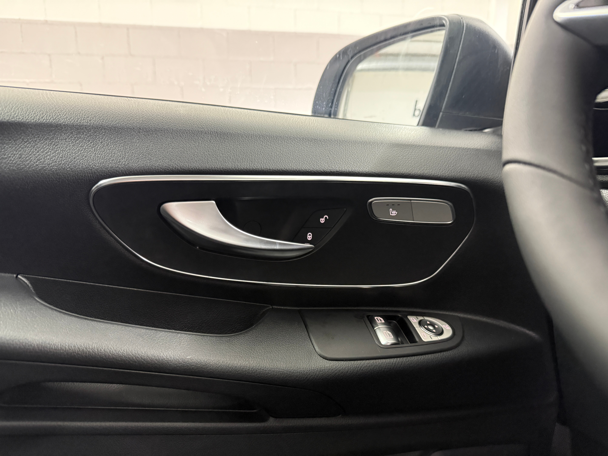 listing desktop thumbnail image 16