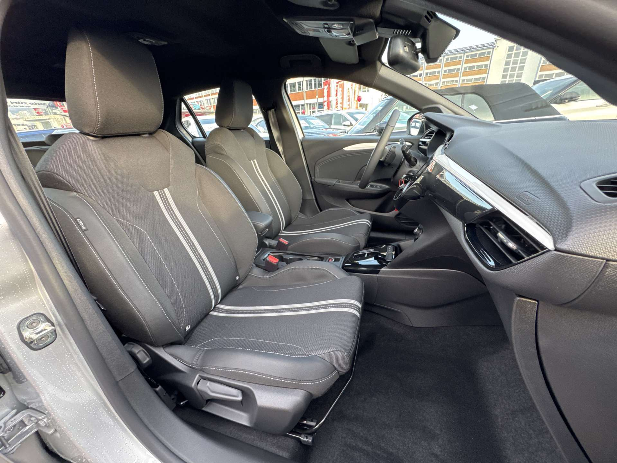 listing desktop thumbnail image 12