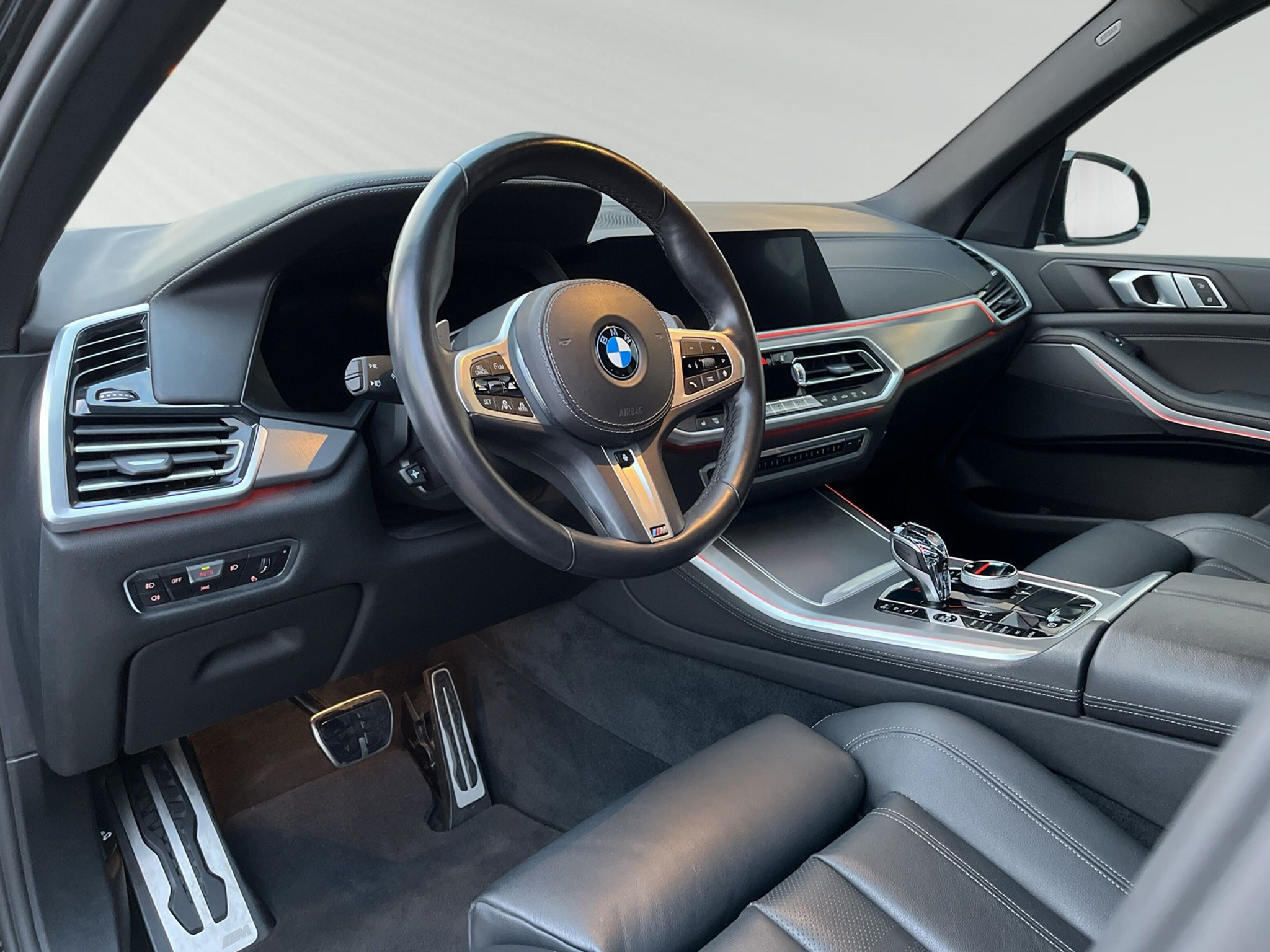 listing desktop thumbnail image 3