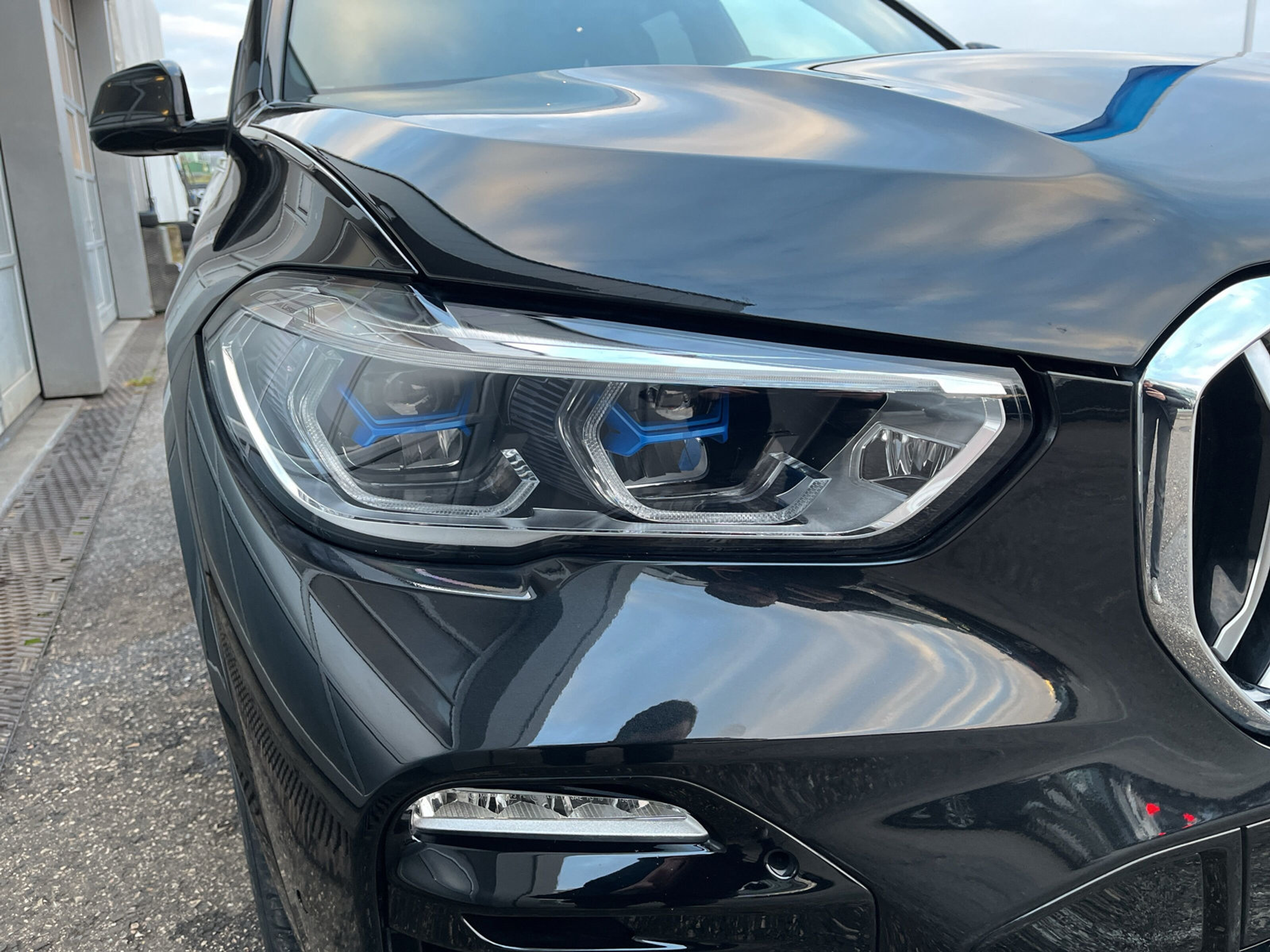 listing desktop thumbnail image 17