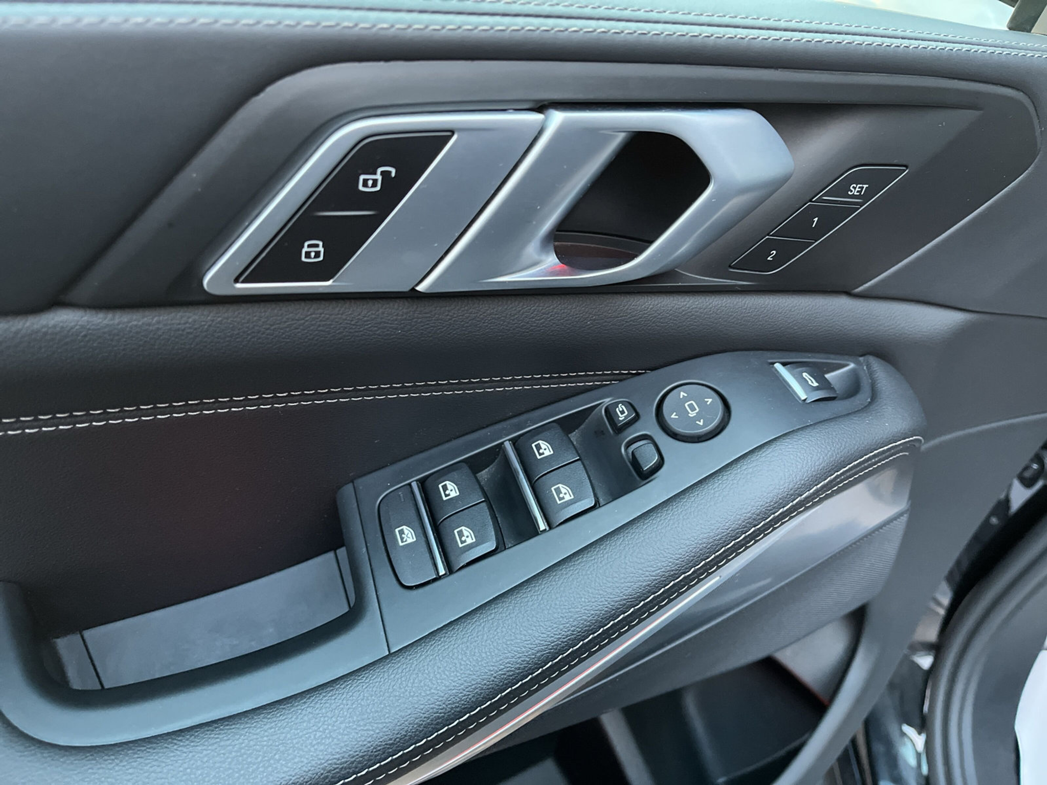 listing desktop thumbnail image 16