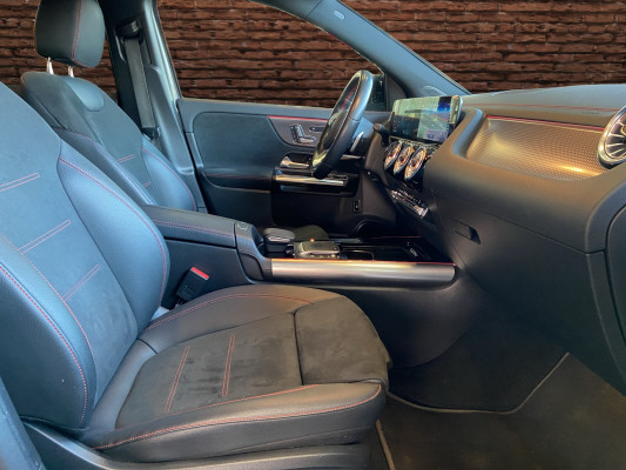 listing desktop thumbnail image 11