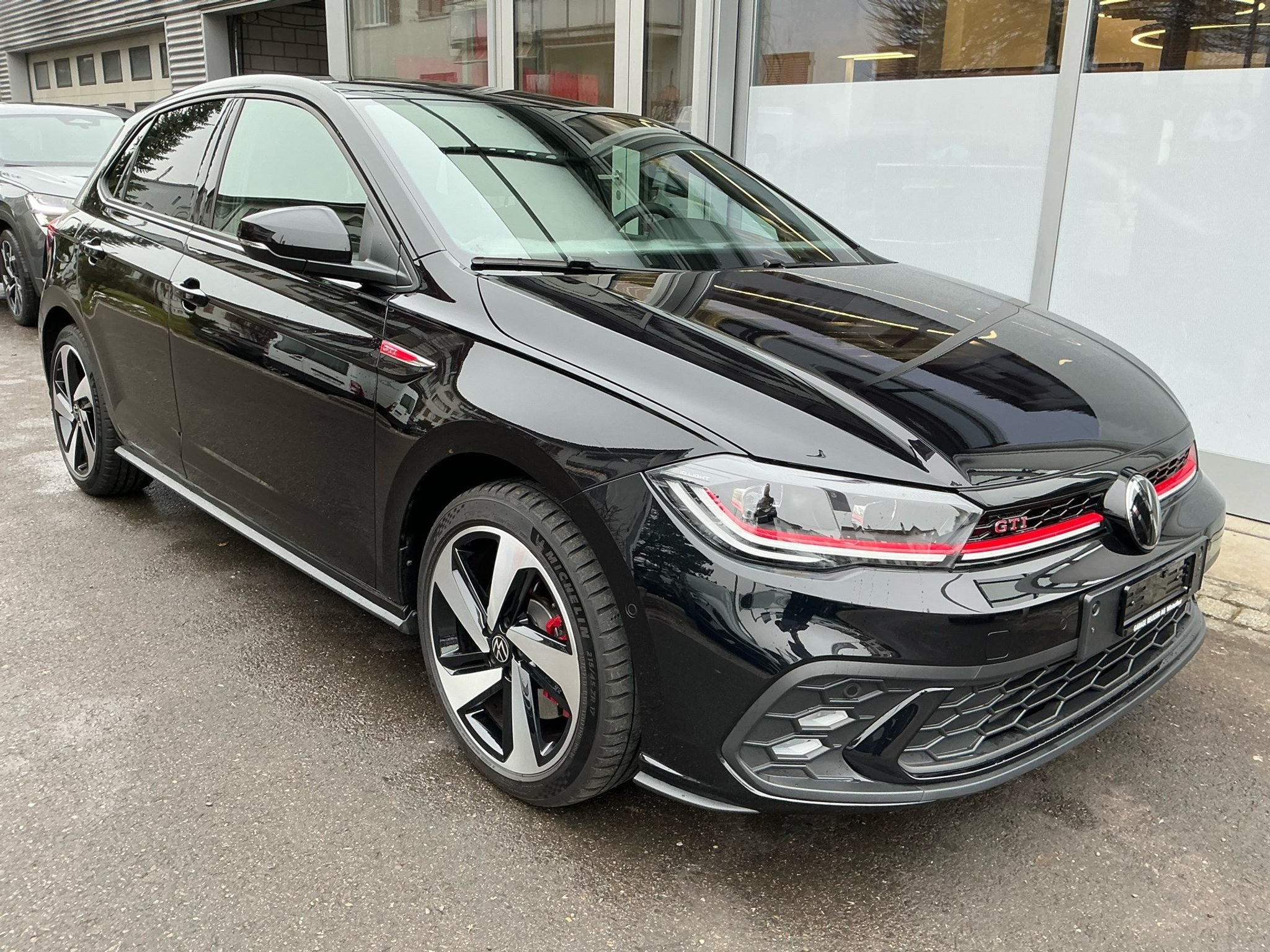 listing desktop thumbnail image 2